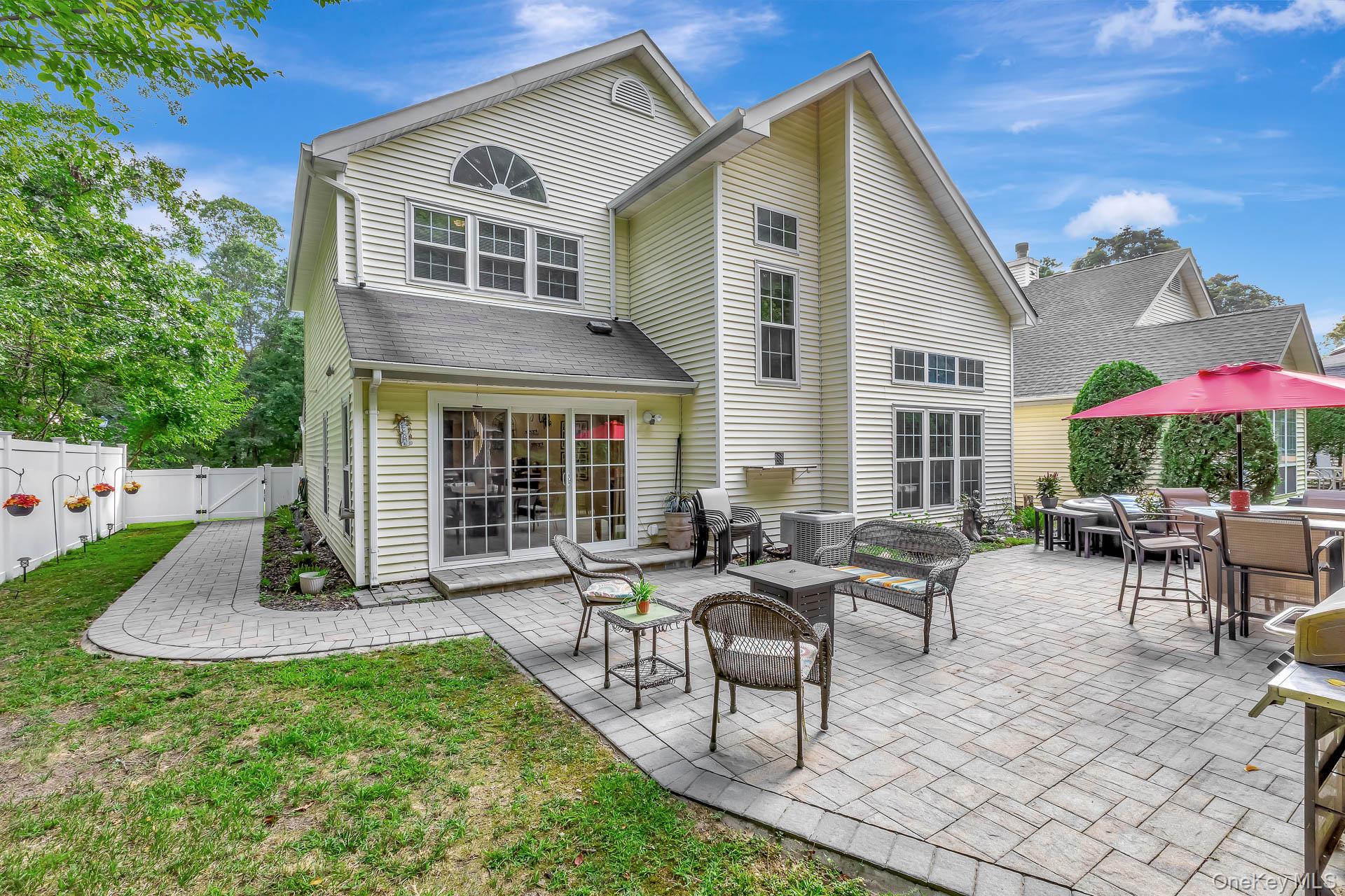 Middle Island, New York, 11953, United States, 3 Bedrooms Bedrooms, ,3 BathroomsBathrooms,Residential,For Sale,1932186