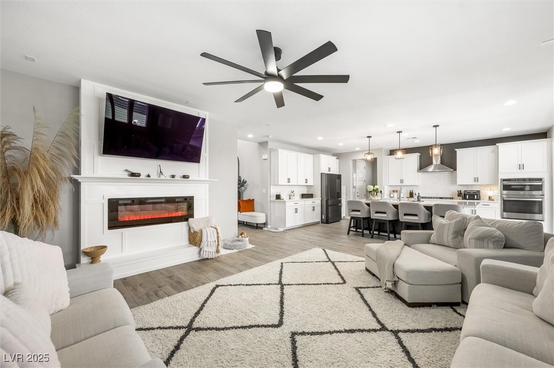 Las Vegas, Nevada, 89183, United States, 4 Bedrooms Bedrooms, ,3 BathroomsBathrooms,Residential,For Sale,1908319