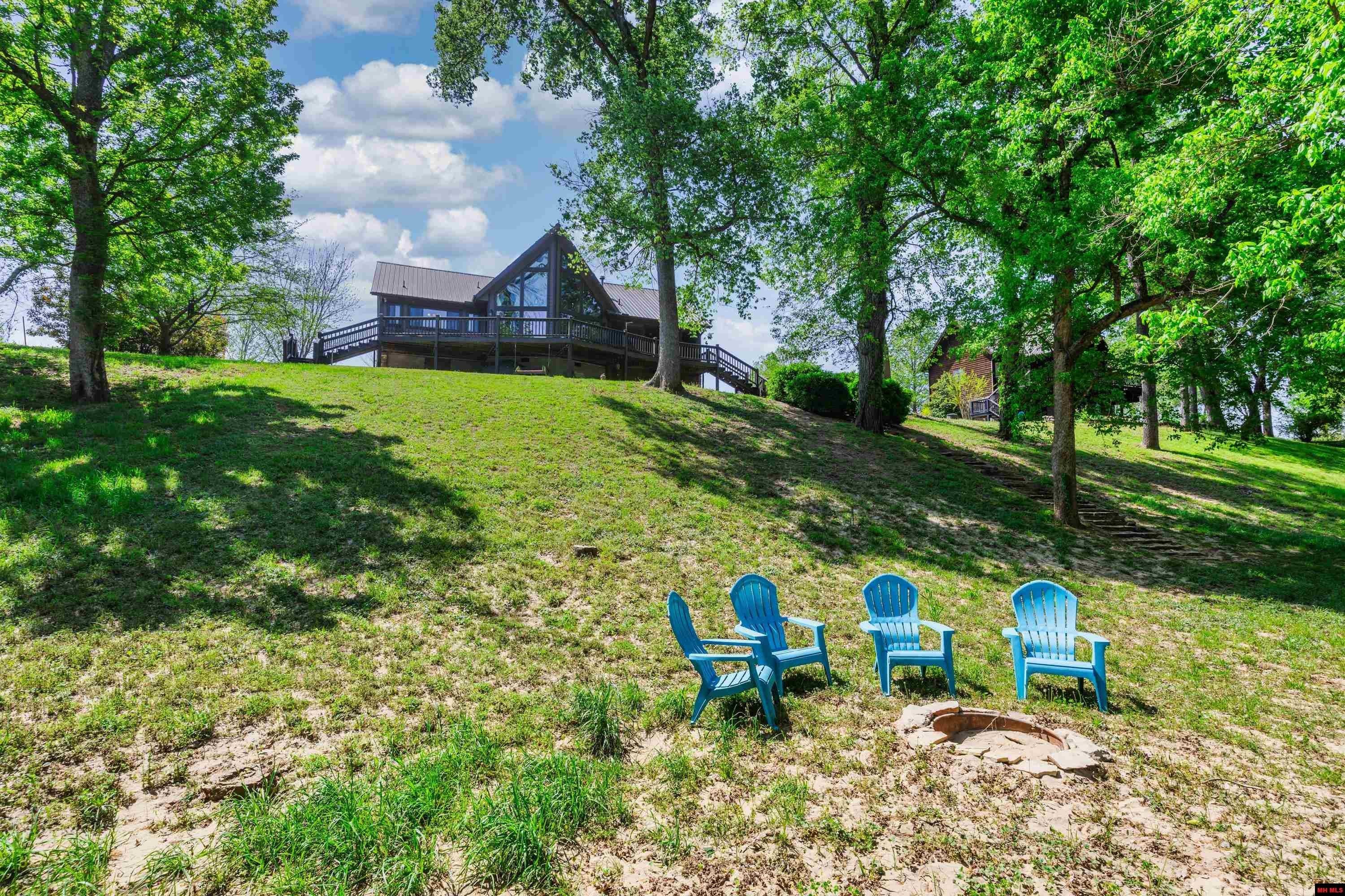 Norfork, Arkansas, 72658, United States, 3 Bedrooms Bedrooms, ,3 BathroomsBathrooms,Residential,For Sale,1921942