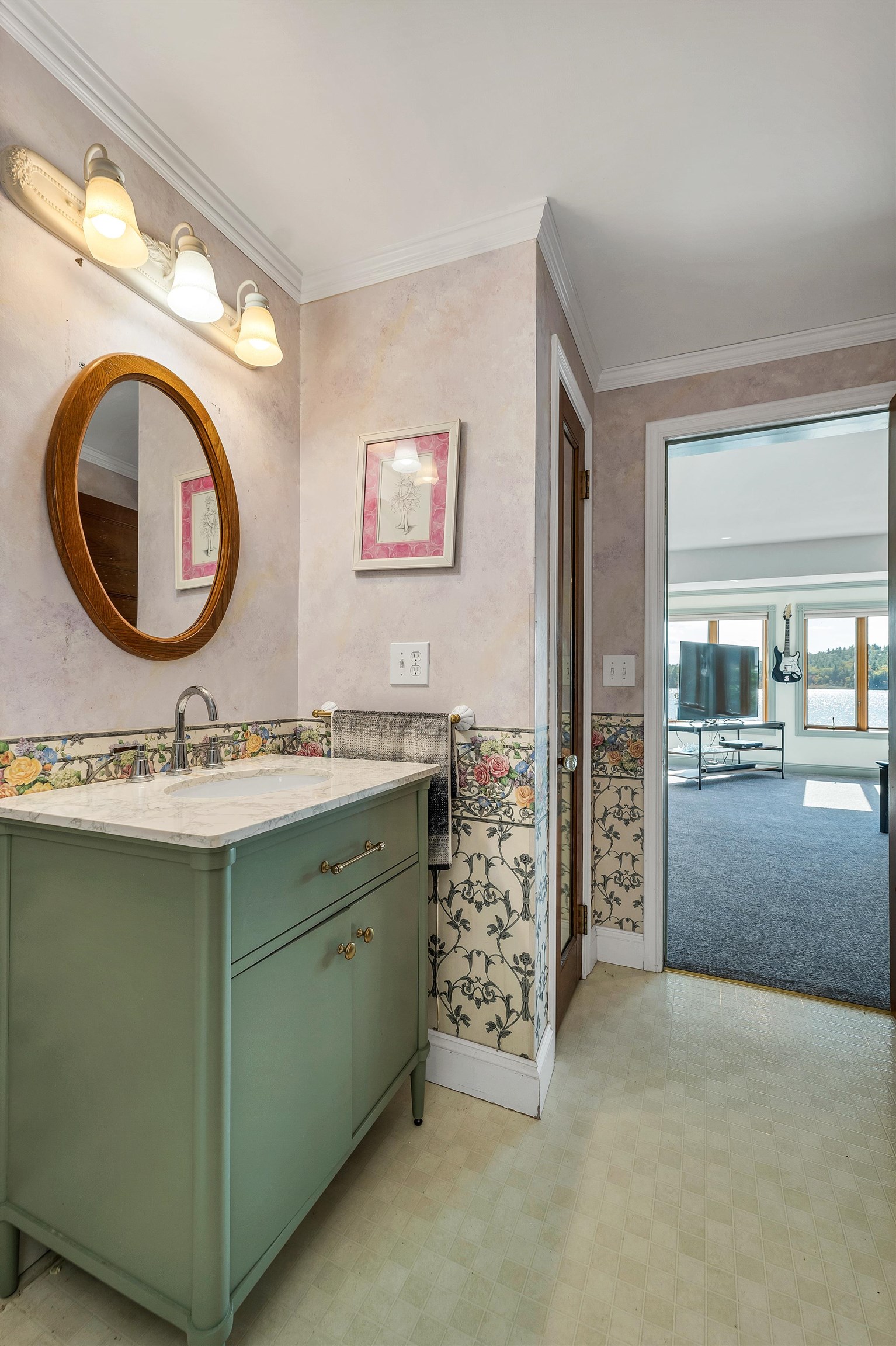 Dunbarton, New Hampshire, 03046, United States, 3 Bedrooms Bedrooms, ,2 BathroomsBathrooms,Residential,For Sale,1989464