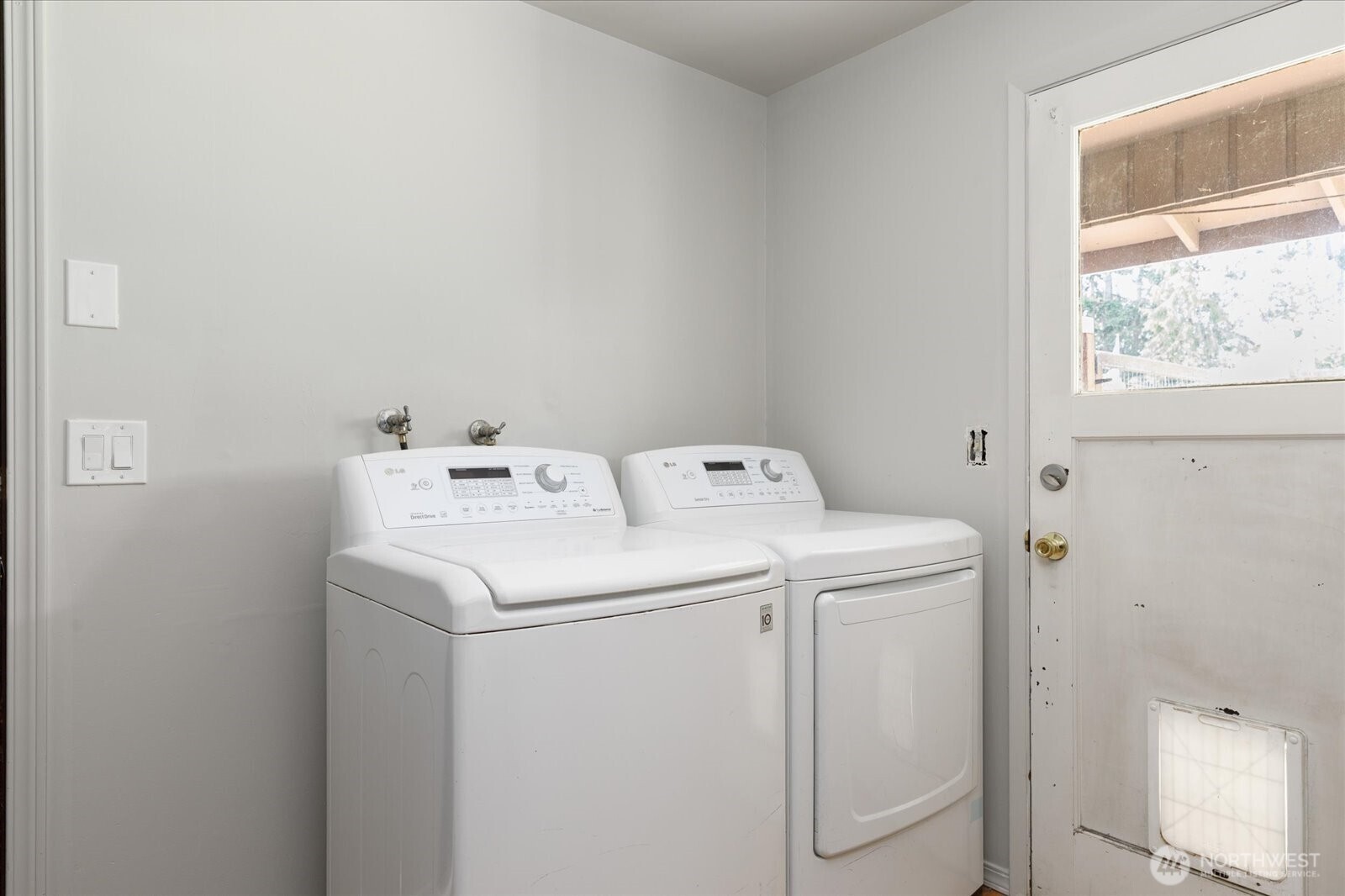 Oak Harbor, Washington, 98277, United States, 3 Bedrooms Bedrooms, ,2 BathroomsBathrooms,Residential,For Sale,1996156