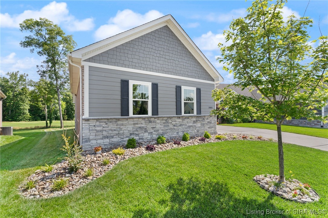 Henryville, Indiana, 47126, United States, 4 Bedrooms Bedrooms, ,3 BathroomsBathrooms,Residential,For Sale,1876326