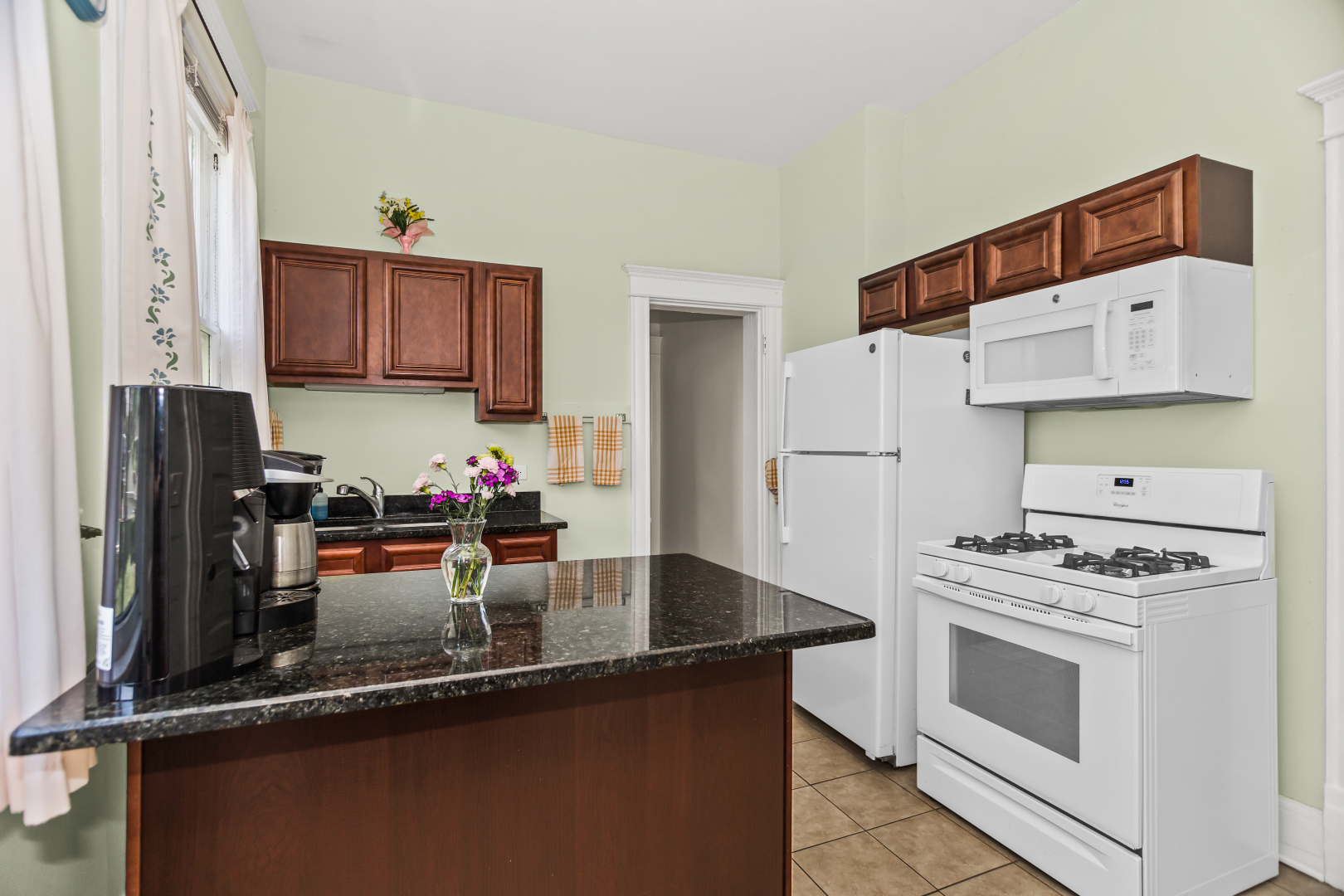 Evanston, Illinois, 60202, United States, 4 Bedrooms Bedrooms, ,1 BathroomBathrooms,Residential,For Sale,1903788