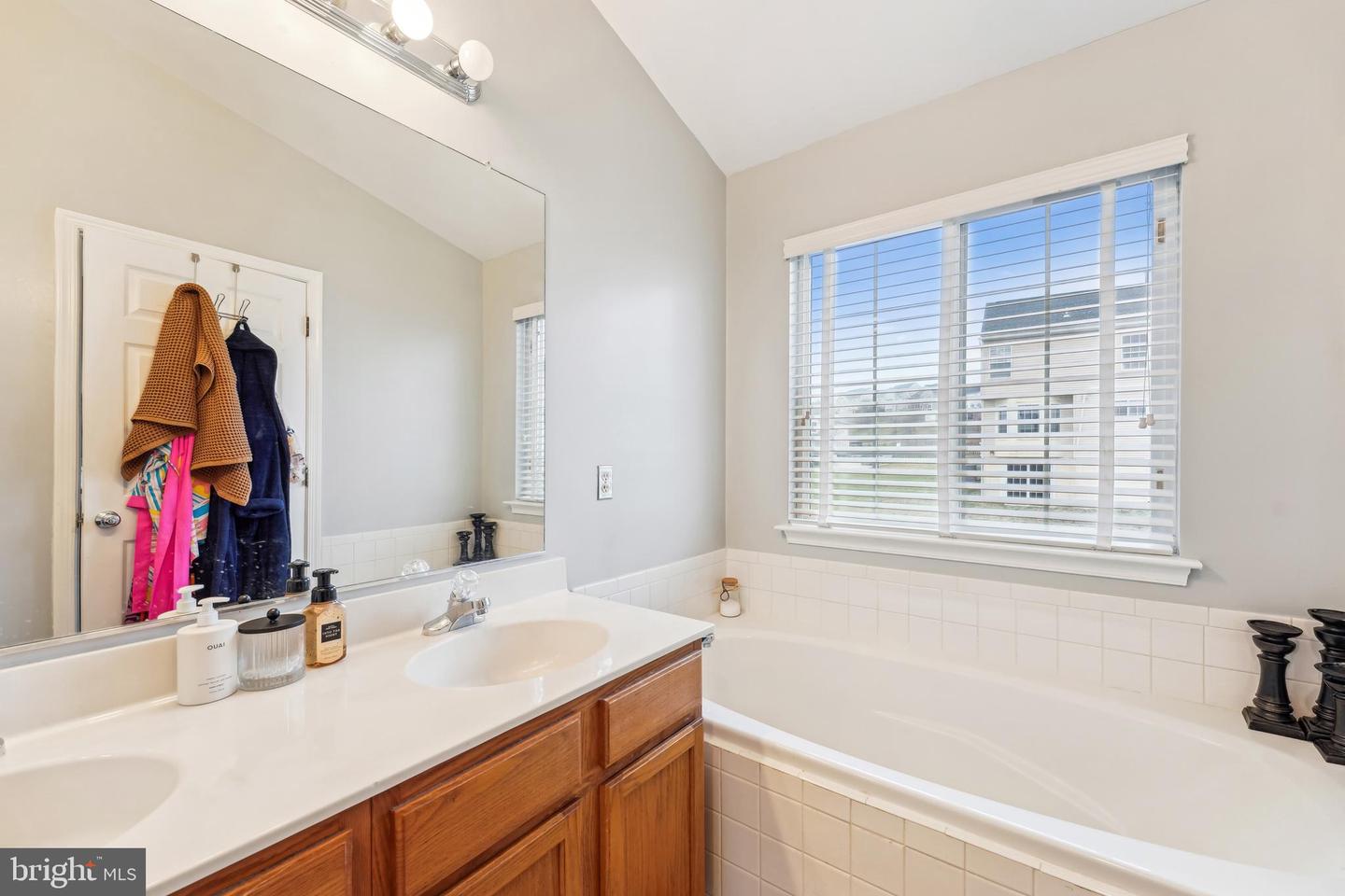Clinton, Maryland, 20735, United States, 4 Bedrooms Bedrooms, ,4 BathroomsBathrooms,Residential,For Sale,1917136