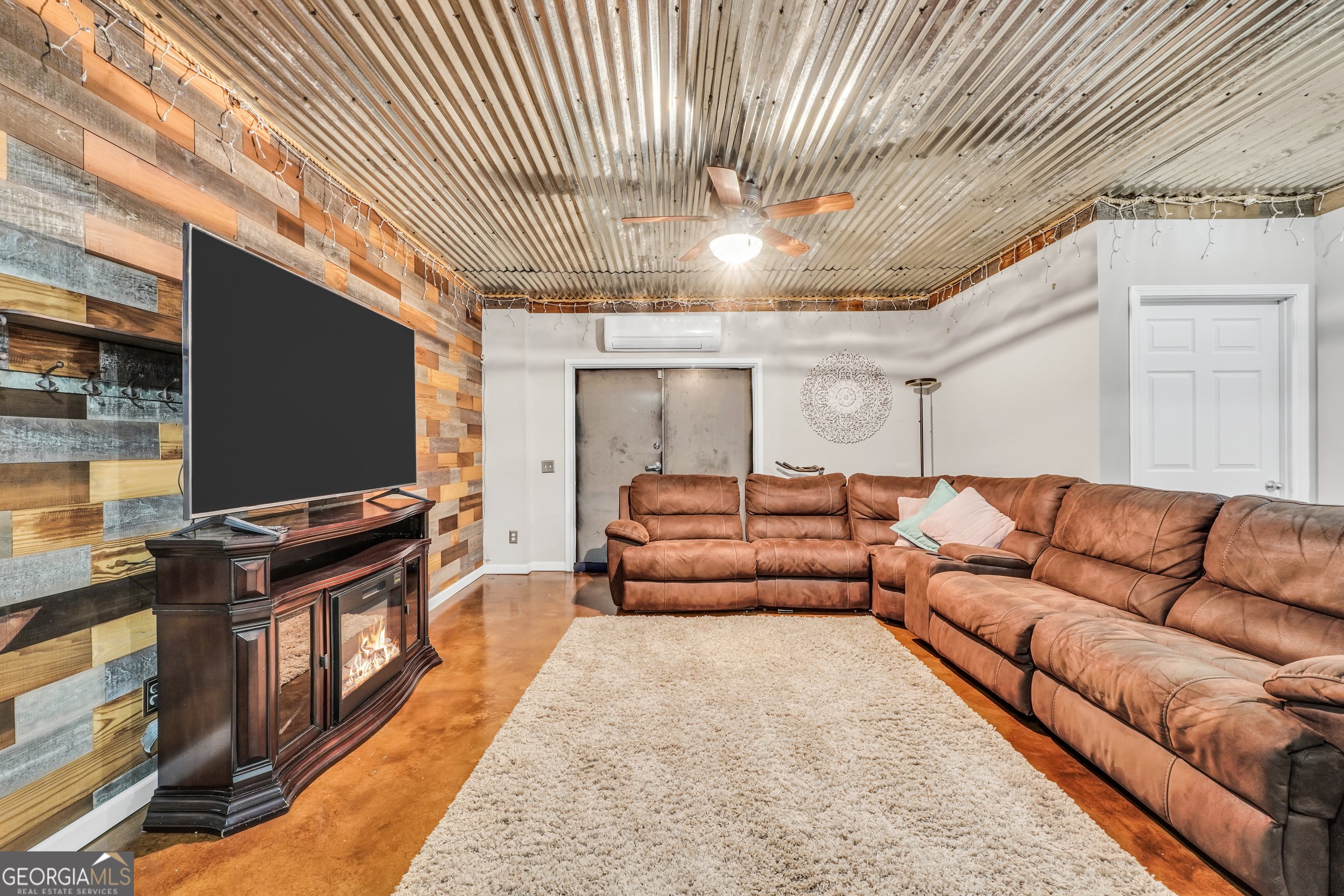 Jenkinsburg, Georgia, 30234, United States, 5 Bedrooms Bedrooms, ,4 BathroomsBathrooms,Residential,For Sale,1928448