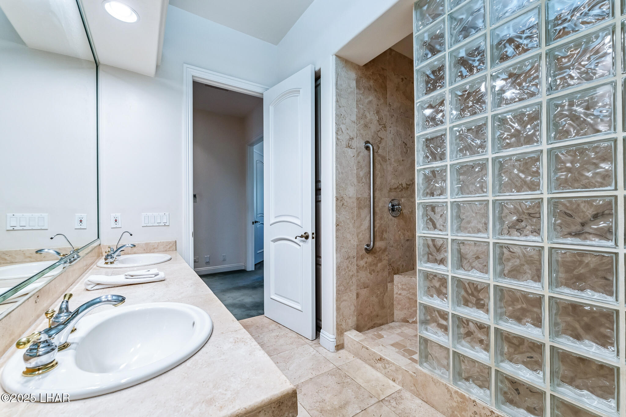 Lake Havasu City, Arizona, 86406, United States, 4 Bedrooms Bedrooms, ,2 BathroomsBathrooms,Residential,For Sale,1901337