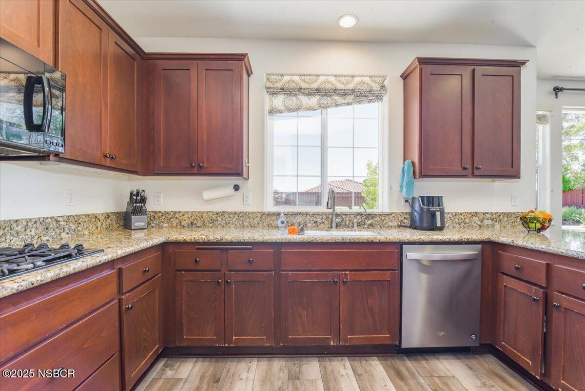 Lompoc, California, 93436, United States, 5 Bedrooms Bedrooms, ,4 BathroomsBathrooms,Residential,For Sale,1903001
