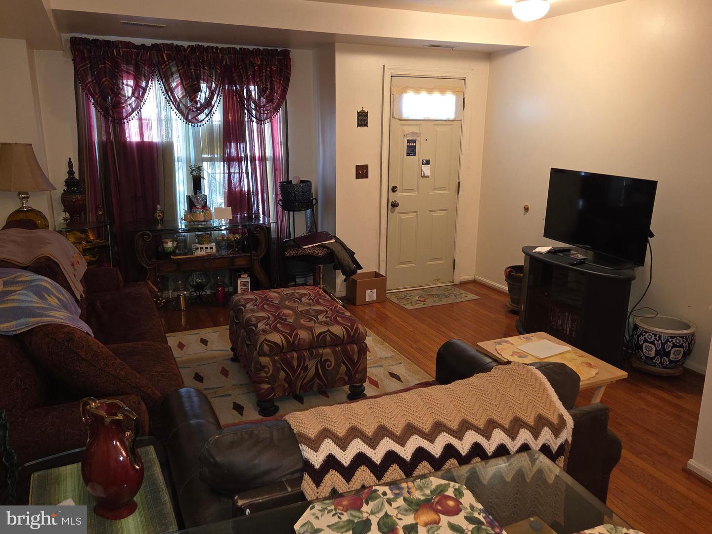 Washington, District of Columbia, 20001, United States, 3 Bedrooms Bedrooms, ,3 BathroomsBathrooms,Residential,For Sale,1991796