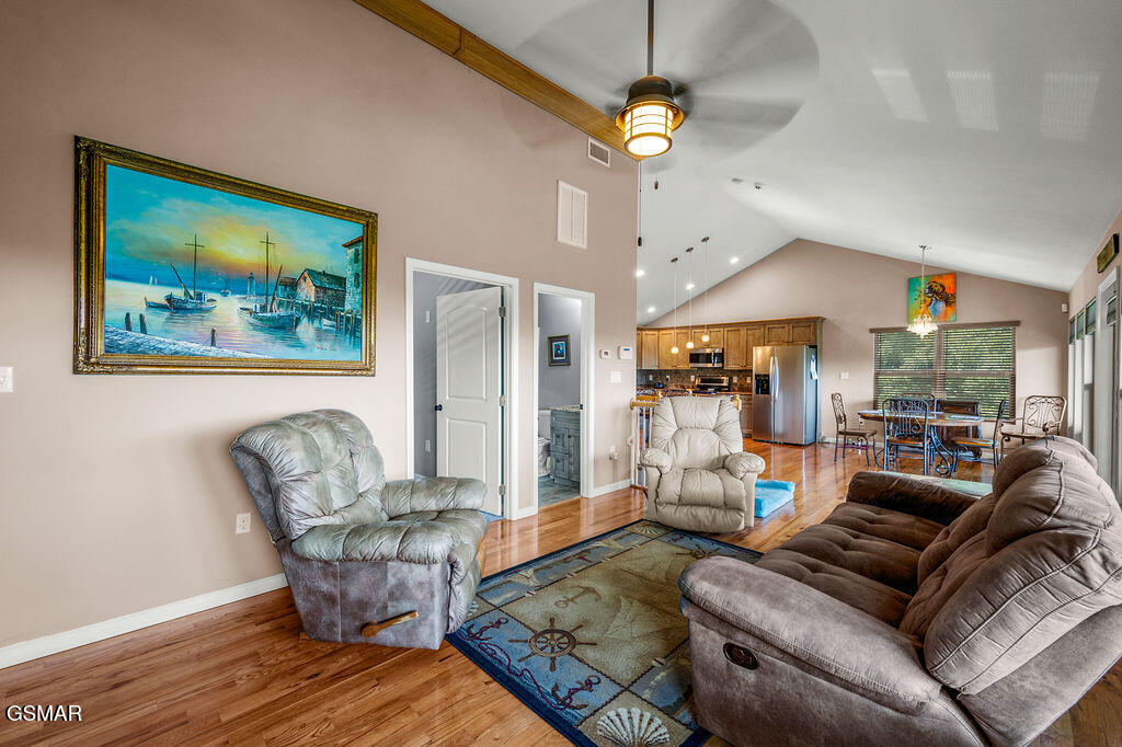 Gatlinburg, Tennessee, 37738, United States, 2 Bedrooms Bedrooms, ,2 BathroomsBathrooms,Residential,For Sale,1924446