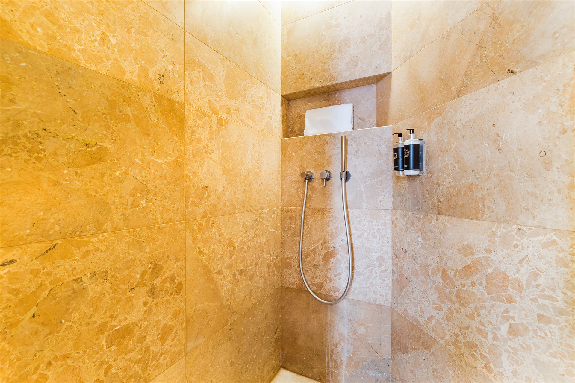  Flat, 2 bedrooms, for Sale - 物件實景