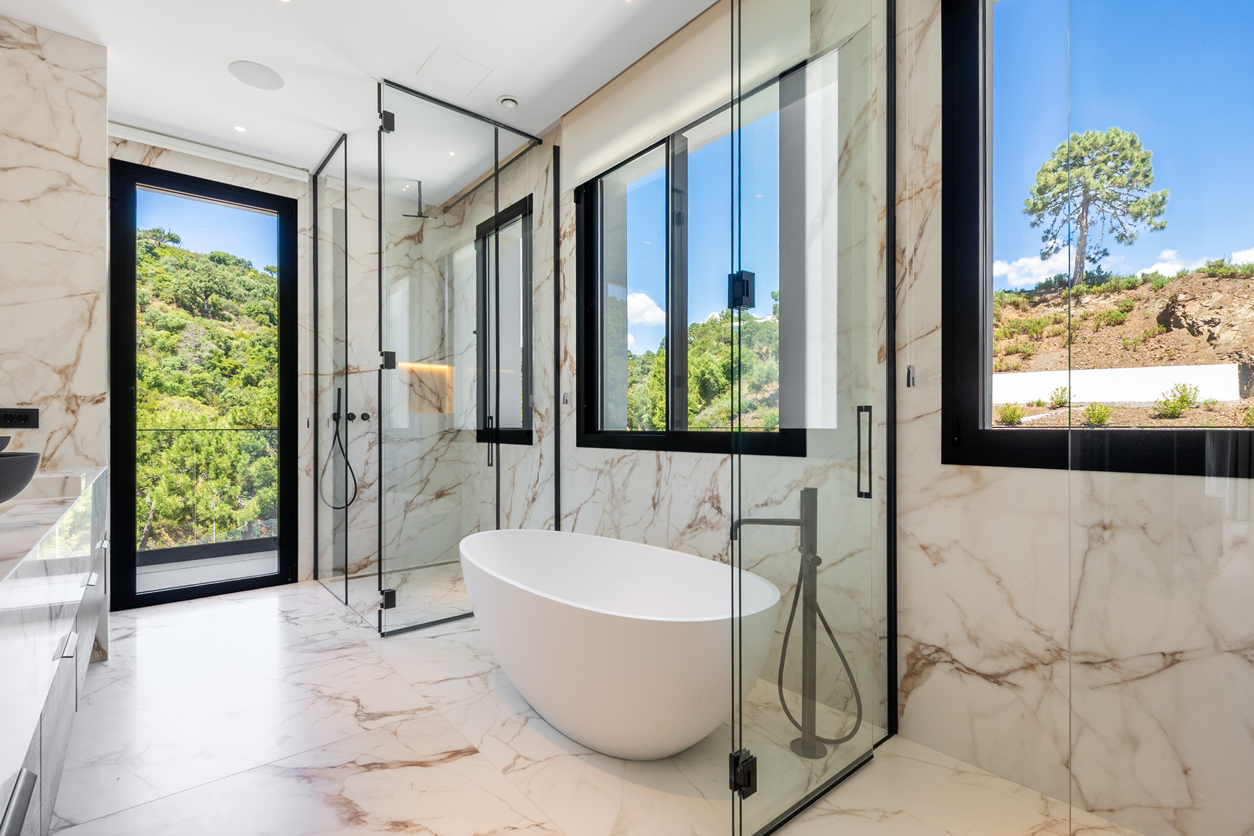  Contemporary villa with panoramic views in Montemayor, Benahavis - 物件實景