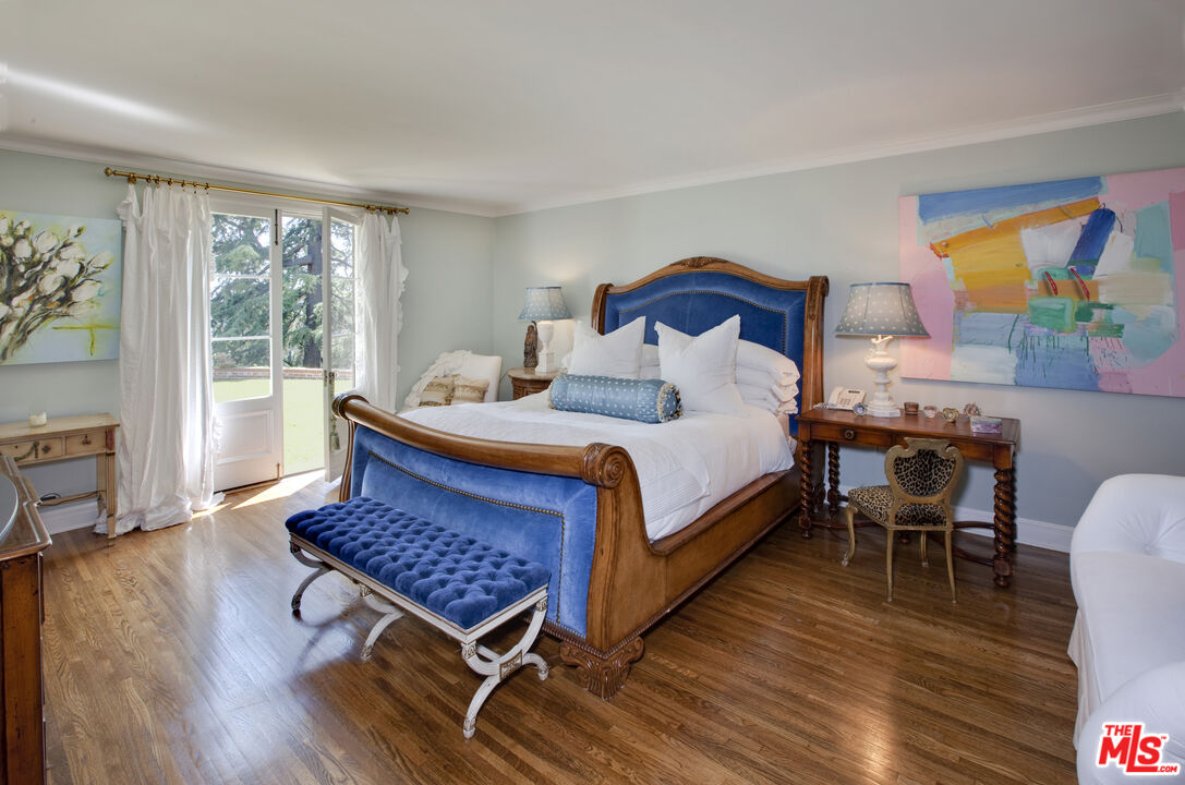 Los Angeles, California, 90049, United States, 2 Bedrooms Bedrooms, ,4 BathroomsBathrooms,Residential,For Sale,1779579