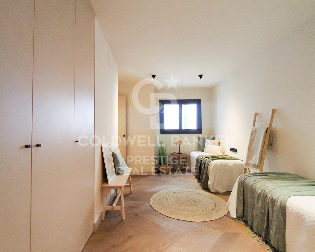 Barcelona, Catalonia, ES, 4 Bedrooms Bedrooms, ,3 BathroomsBathrooms,Residential,For Sale,1805126