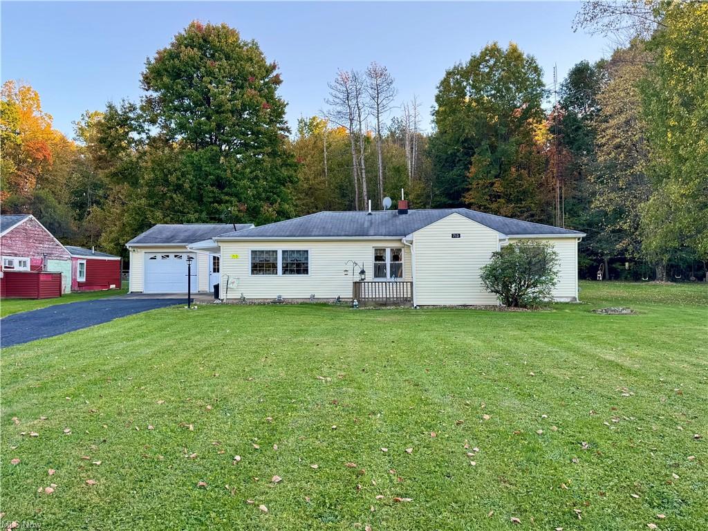 Kale Adams Rd, Leavittsburg, OH 44430