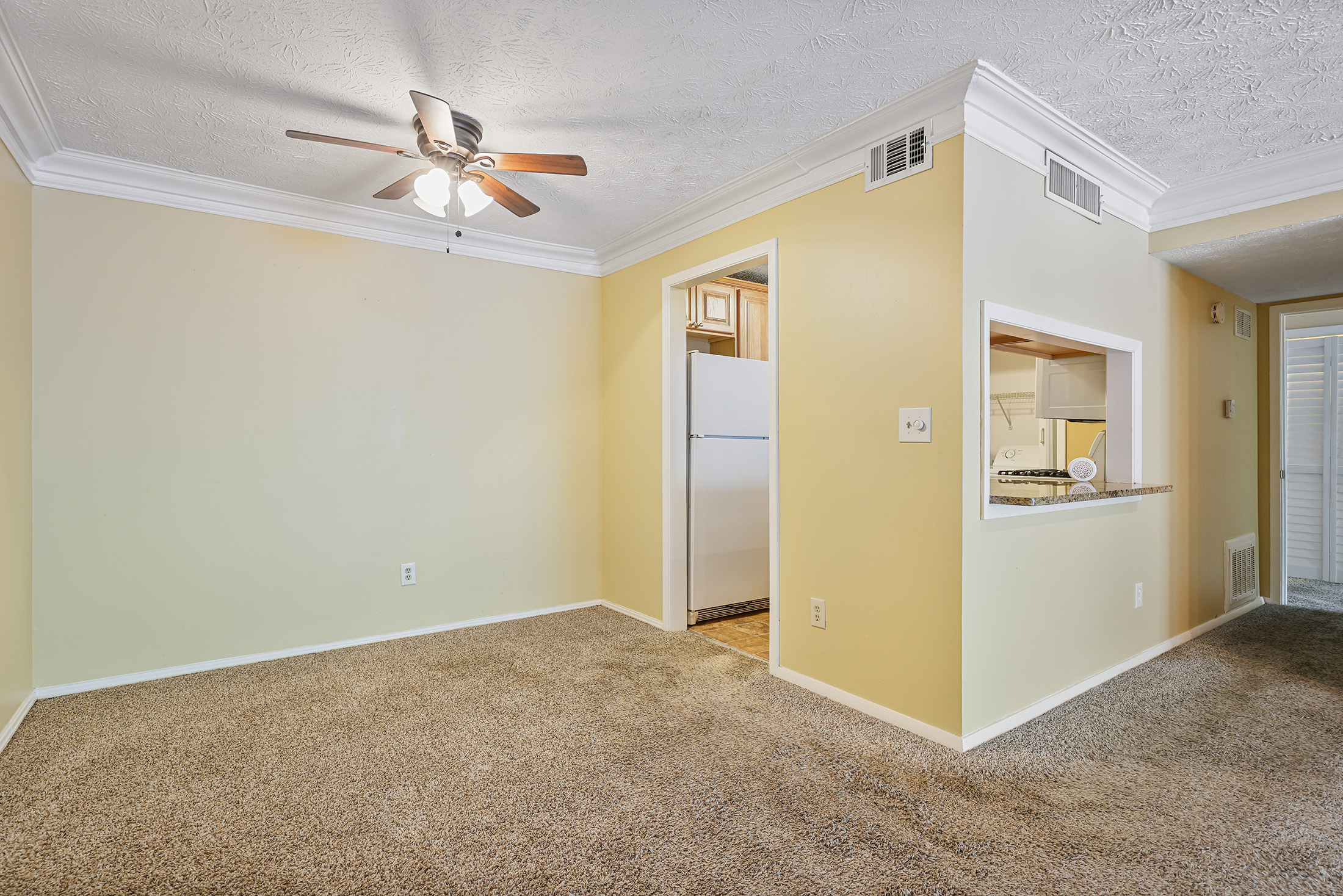  Exceptional Space and Value in Top-floor Corner Unit - 物件實景