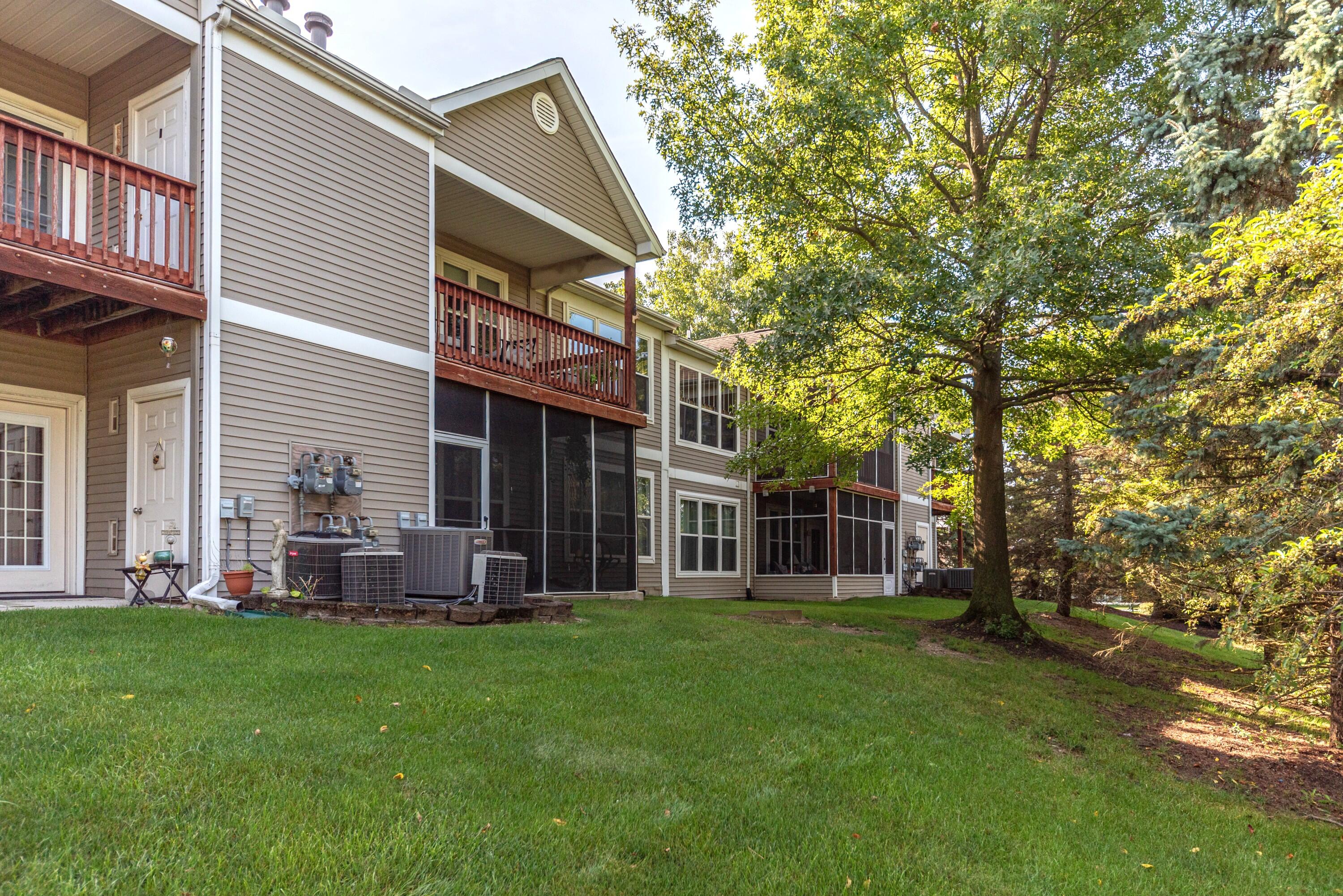 Fox Pointe Cir, Ann Arbor, MI 48108 #1