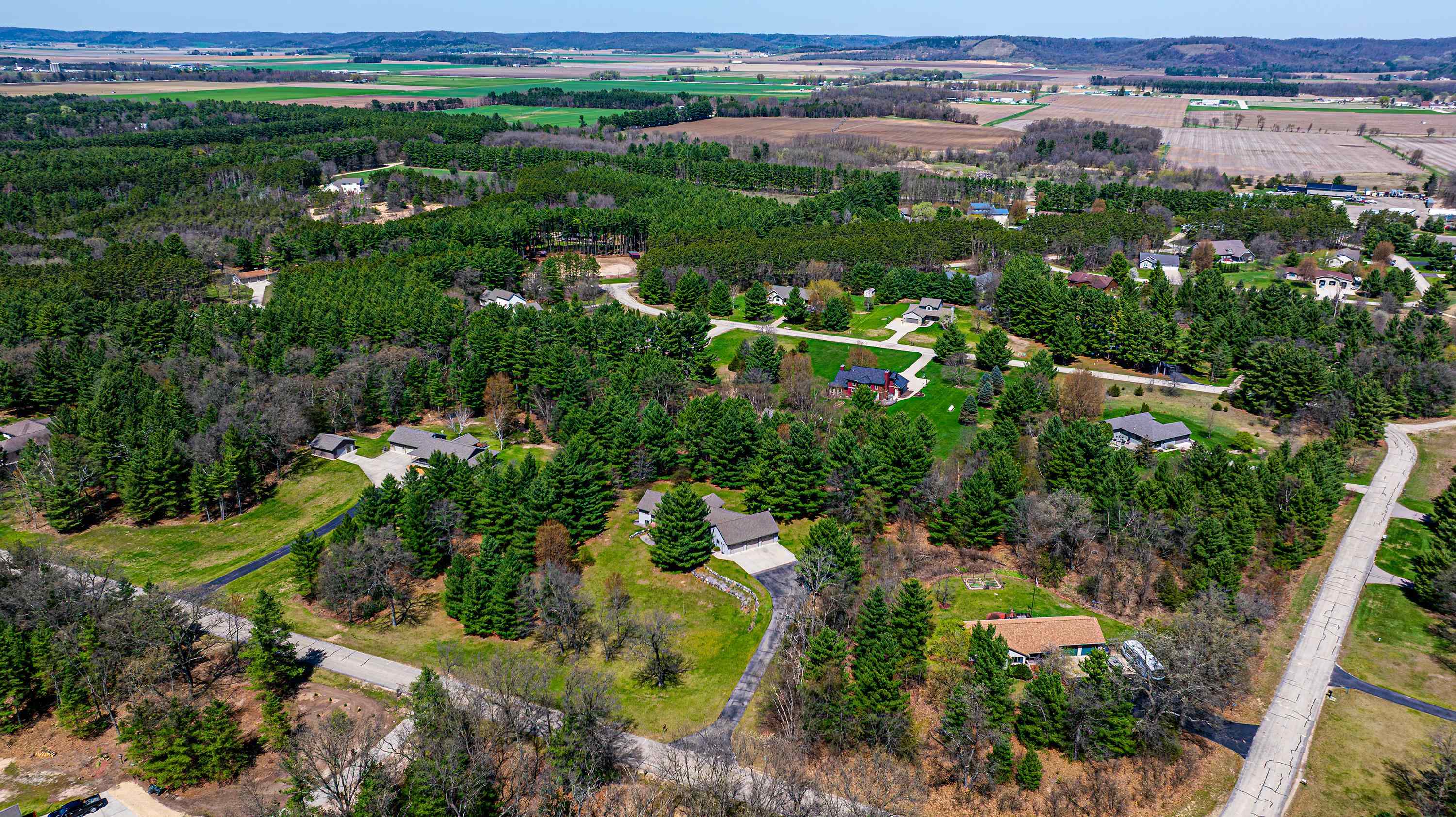 Spring Green, Wisconsin, 53588, United States, 4 Bedrooms Bedrooms, ,4 BathroomsBathrooms,Residential,For Sale,2040175