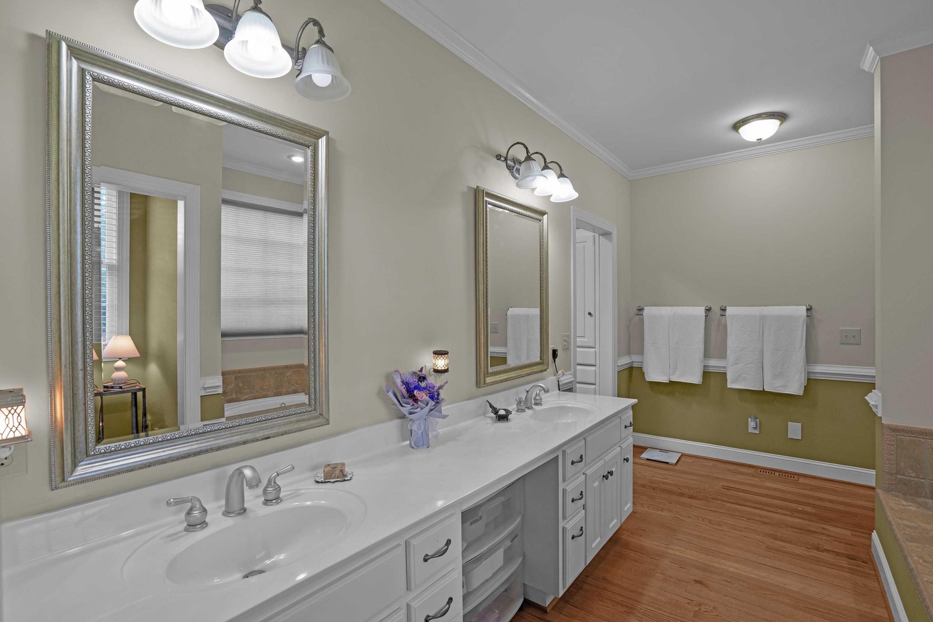 Landrum, South Carolina, 29356, United States, 5 Bedrooms Bedrooms, ,4 BathroomsBathrooms,Residential,For Sale,1868814