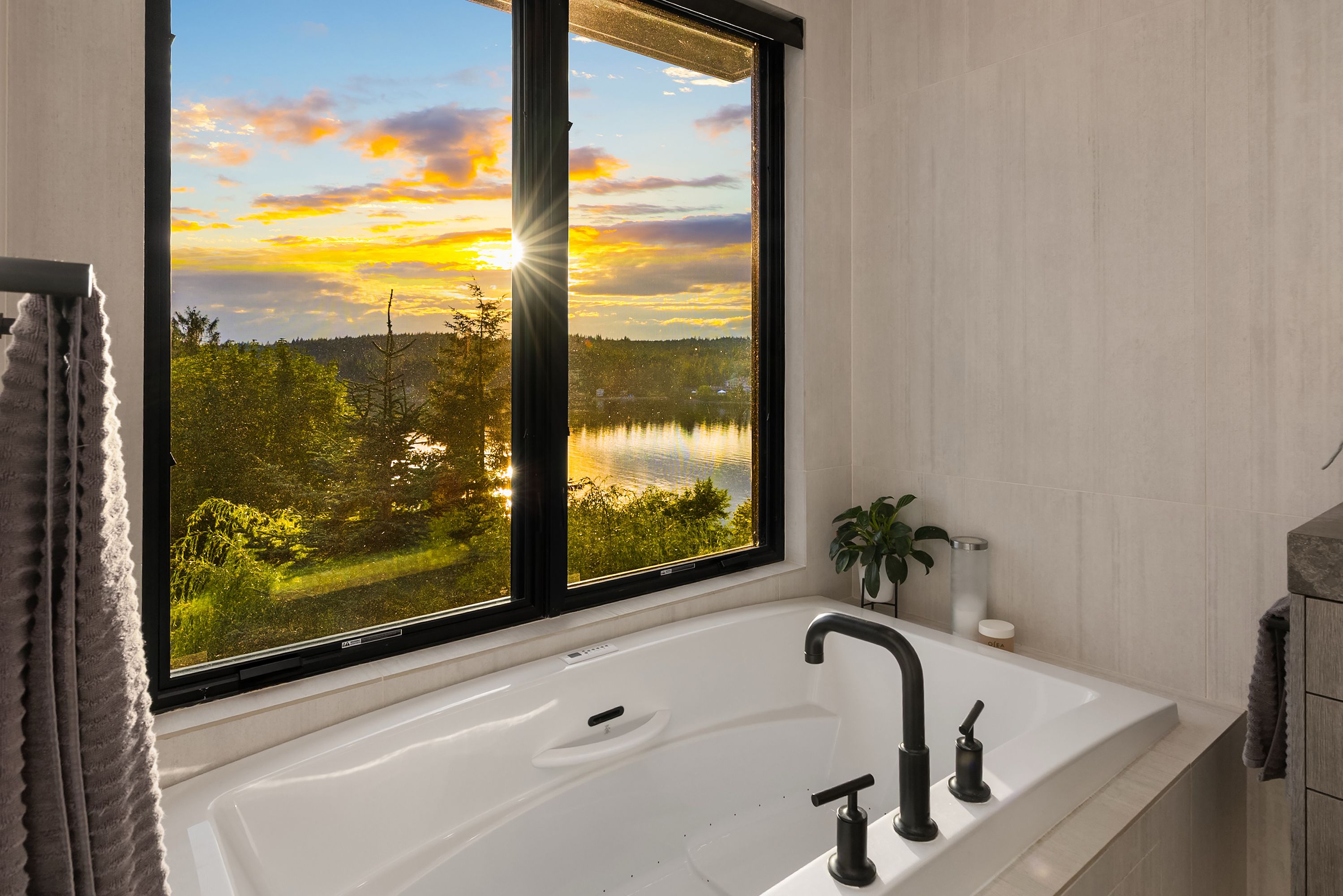  6400 NE Agate Beach Lane, Bainbridge Island, WA 98110 - 物件實景
