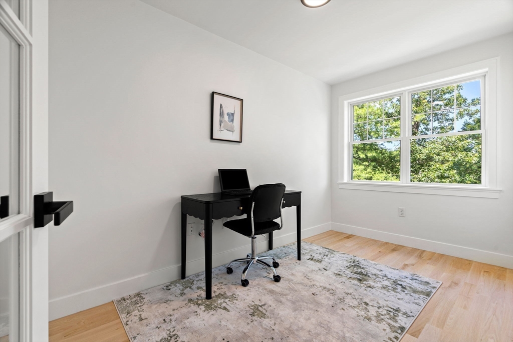 Haverhill, Massachusetts, 01832, United States, 3 Bedrooms Bedrooms, ,4 BathroomsBathrooms,Residential,For Sale,1827330