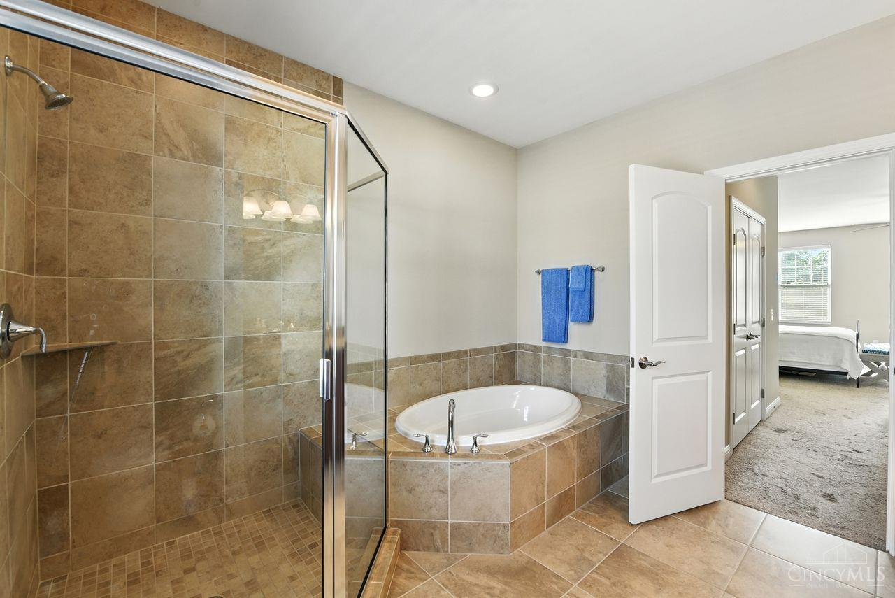 Cincinnati, Ohio, 45209, United States, 2 Bedrooms Bedrooms, ,4 BathroomsBathrooms,Residential,For Sale,1940241