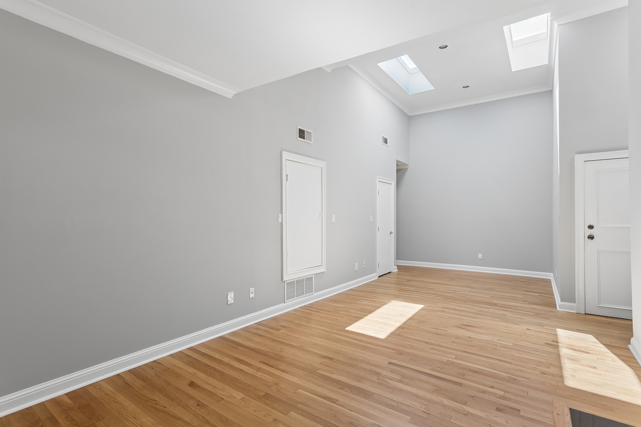  Spacious Midtown Condo with a Rooftop Patio, Storage Unit, and Bonus Room - 物件實景