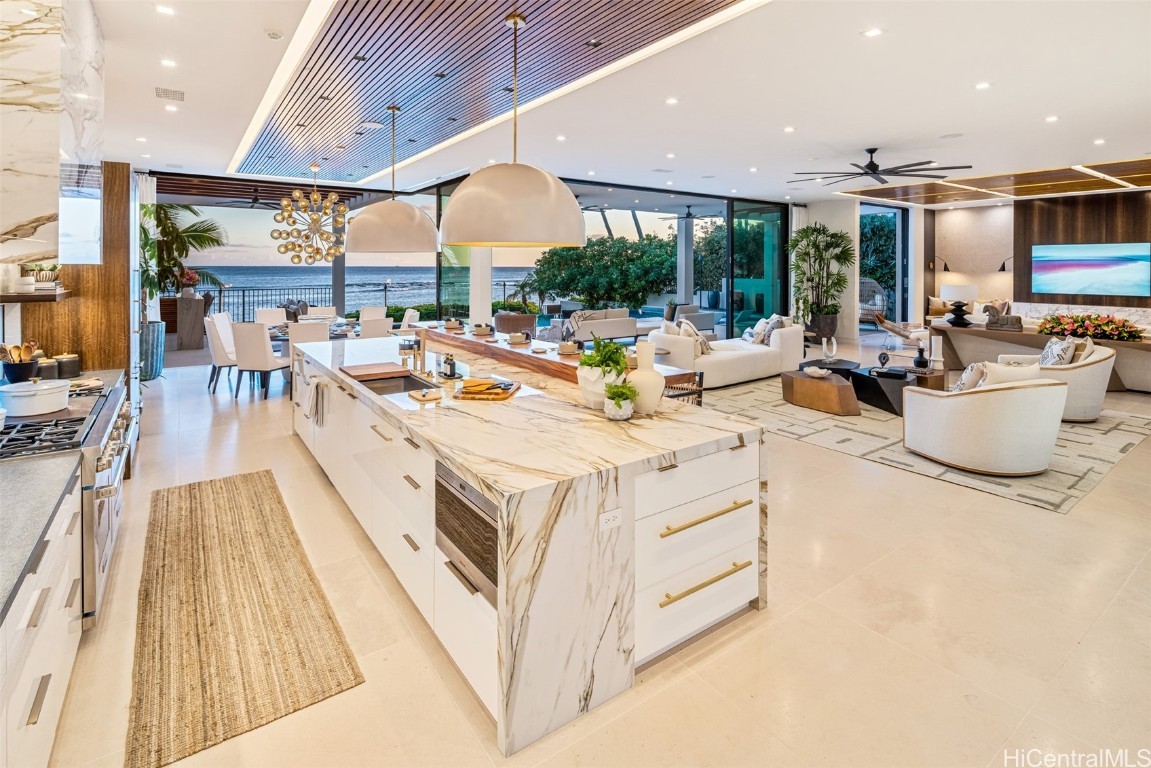 Honolulu, Hawaii, 96816, United States, 5 Bedrooms Bedrooms, ,8 BathroomsBathrooms,Residential,For Sale,1705009