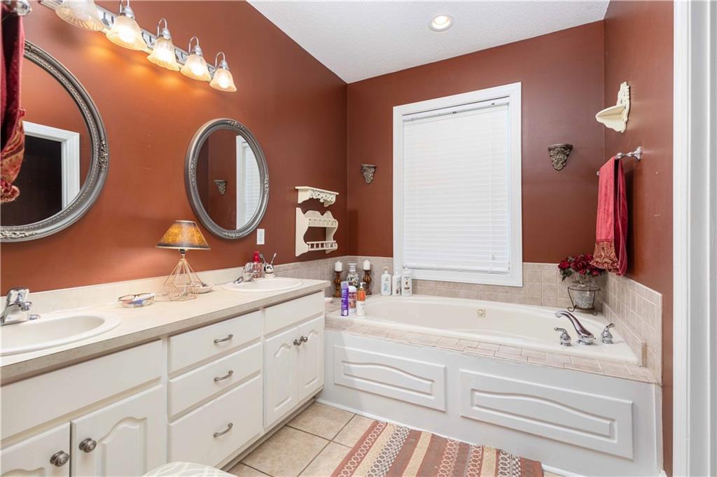 Salem, Alabama, 36874, United States, 4 Bedrooms Bedrooms, ,4 BathroomsBathrooms,Residential,For Sale,1940777