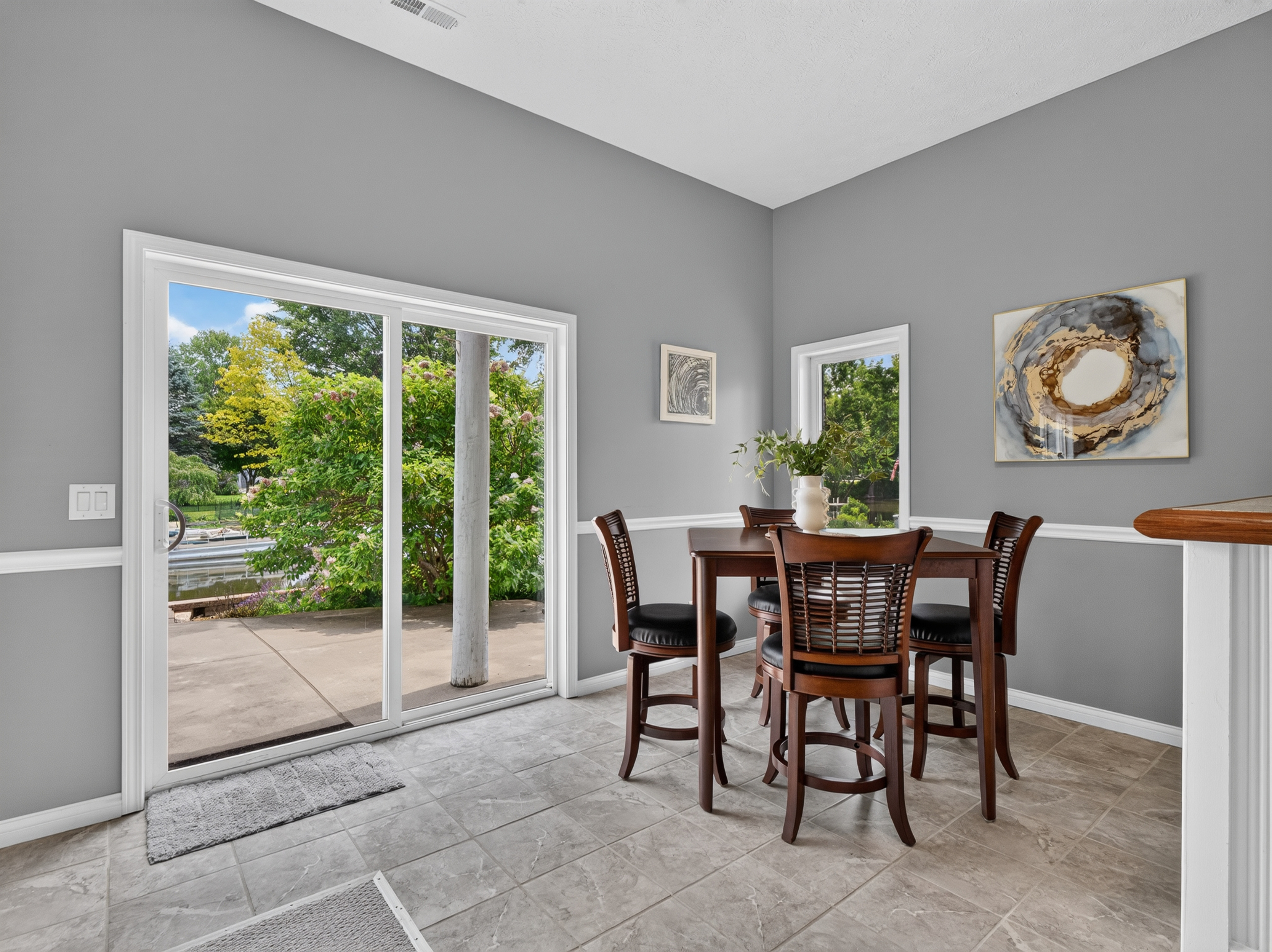 Spacious Channel-Front Home Off Lake Wawasee - 物件實景