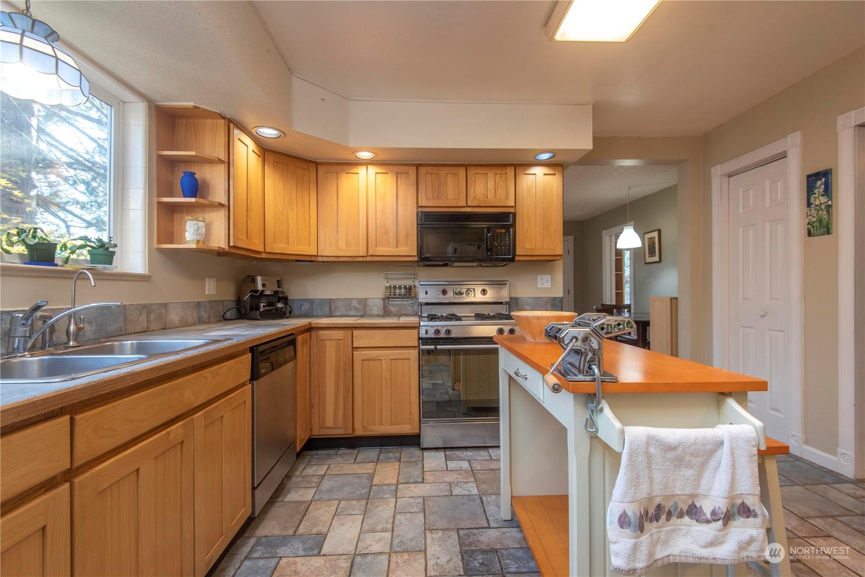 102 6TH STREET, NORTH BEND, Washington, 98045, United States, 2 Bedrooms Bedrooms, ,1 BathroomBathrooms,Residential,For Sale,102 6TH STREET,1434277