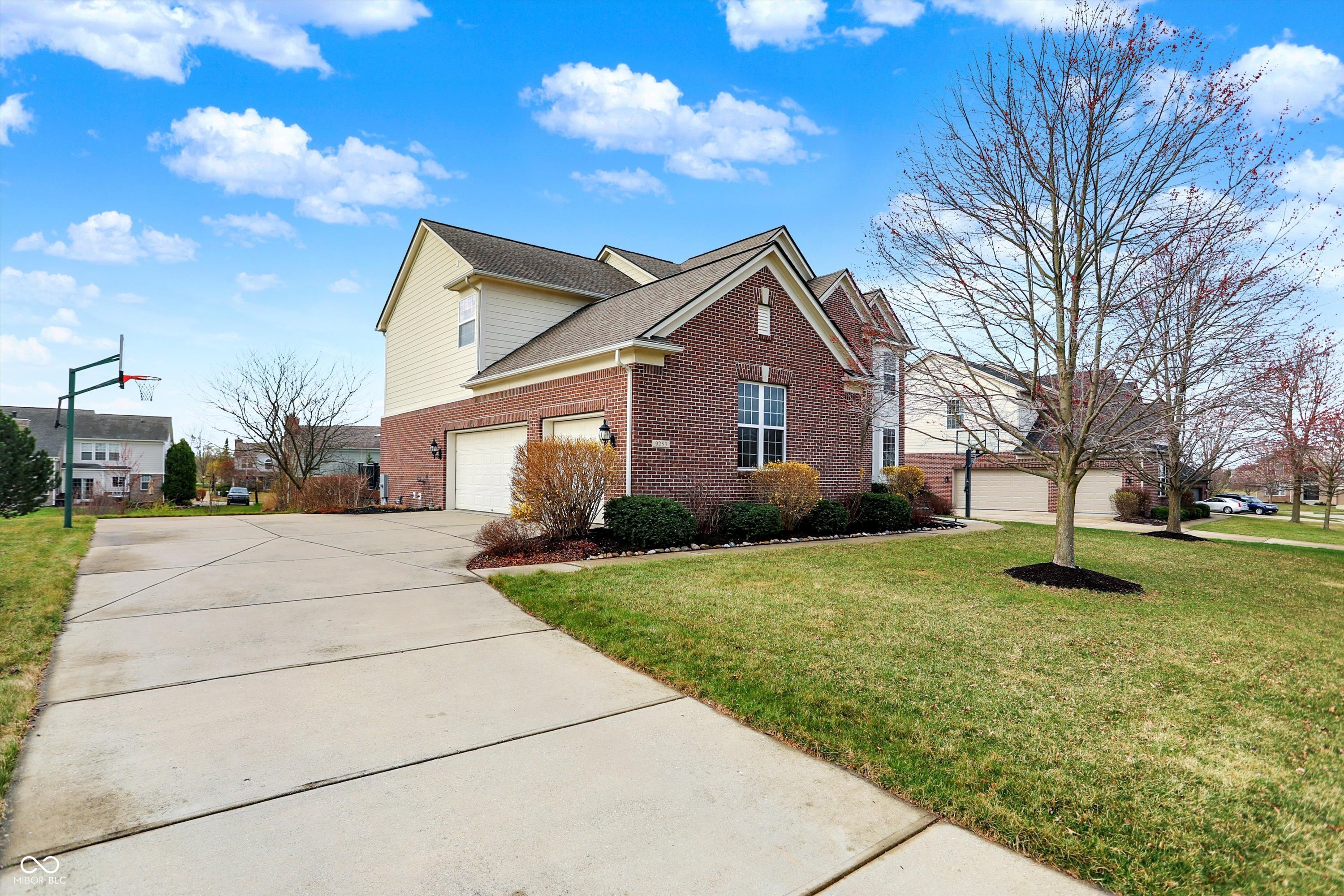 Zionsville, Indiana, 46077, United States, 4 Bedrooms Bedrooms, ,4 BathroomsBathrooms,Residential,For Sale,1880613