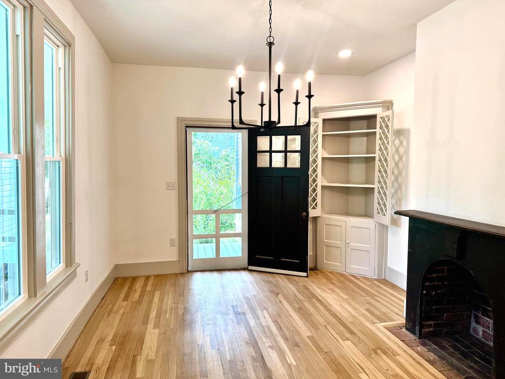 Trappe, Maryland, 21673, United States, 6 Bedrooms Bedrooms, ,4 BathroomsBathrooms,Residential,For Sale,1960951