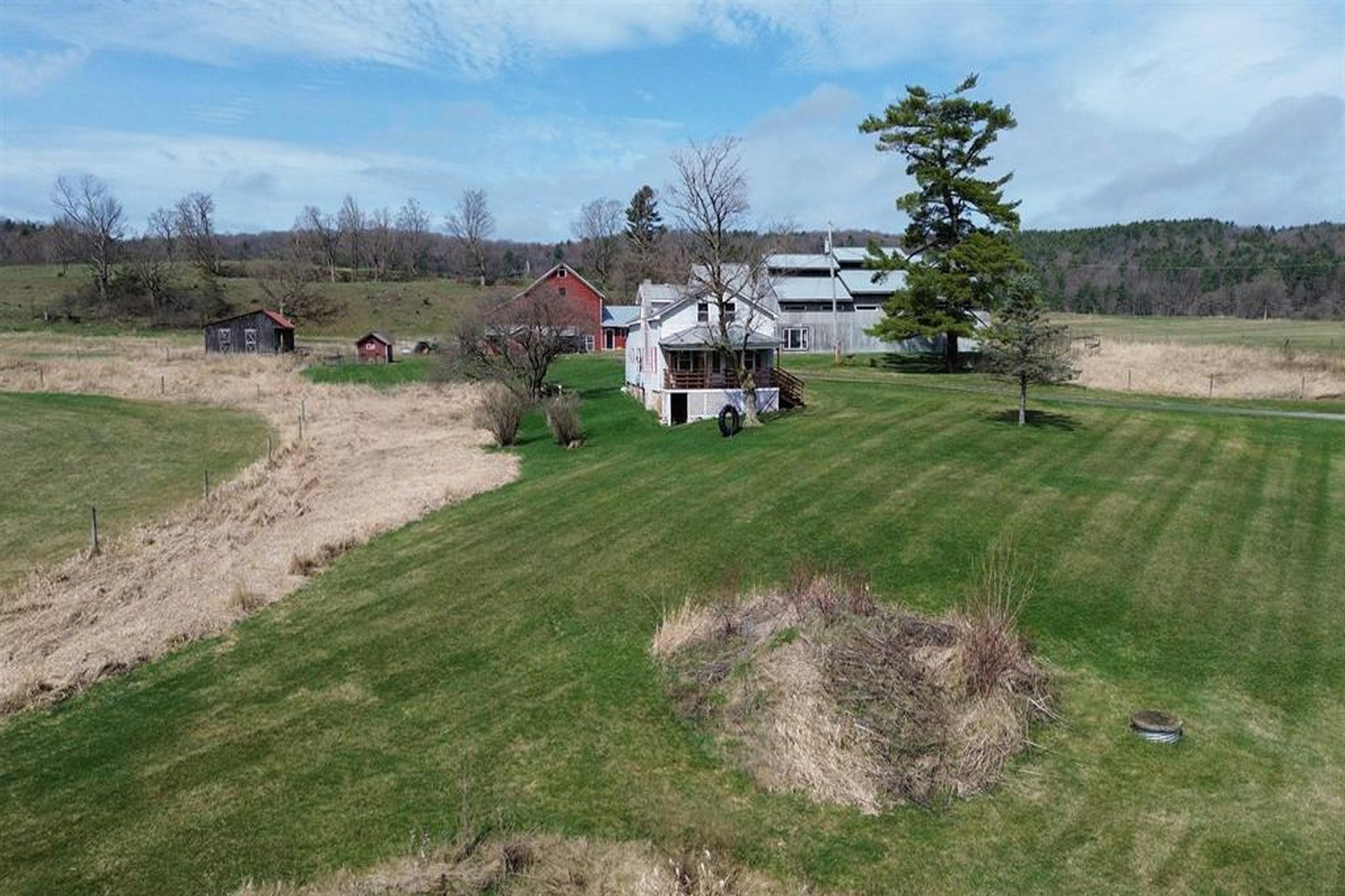  557 Pleasant Valley Road - 物件實景