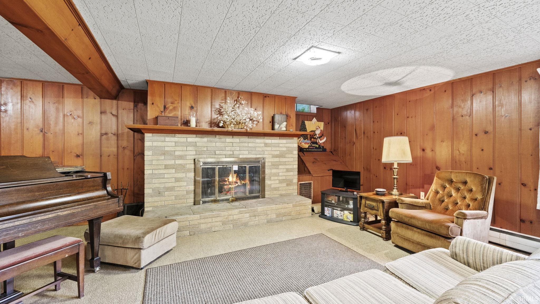 Markle, Indiana, 46770, United States, 3 Bedrooms Bedrooms, ,3 BathroomsBathrooms,Residential,For Sale,1973657