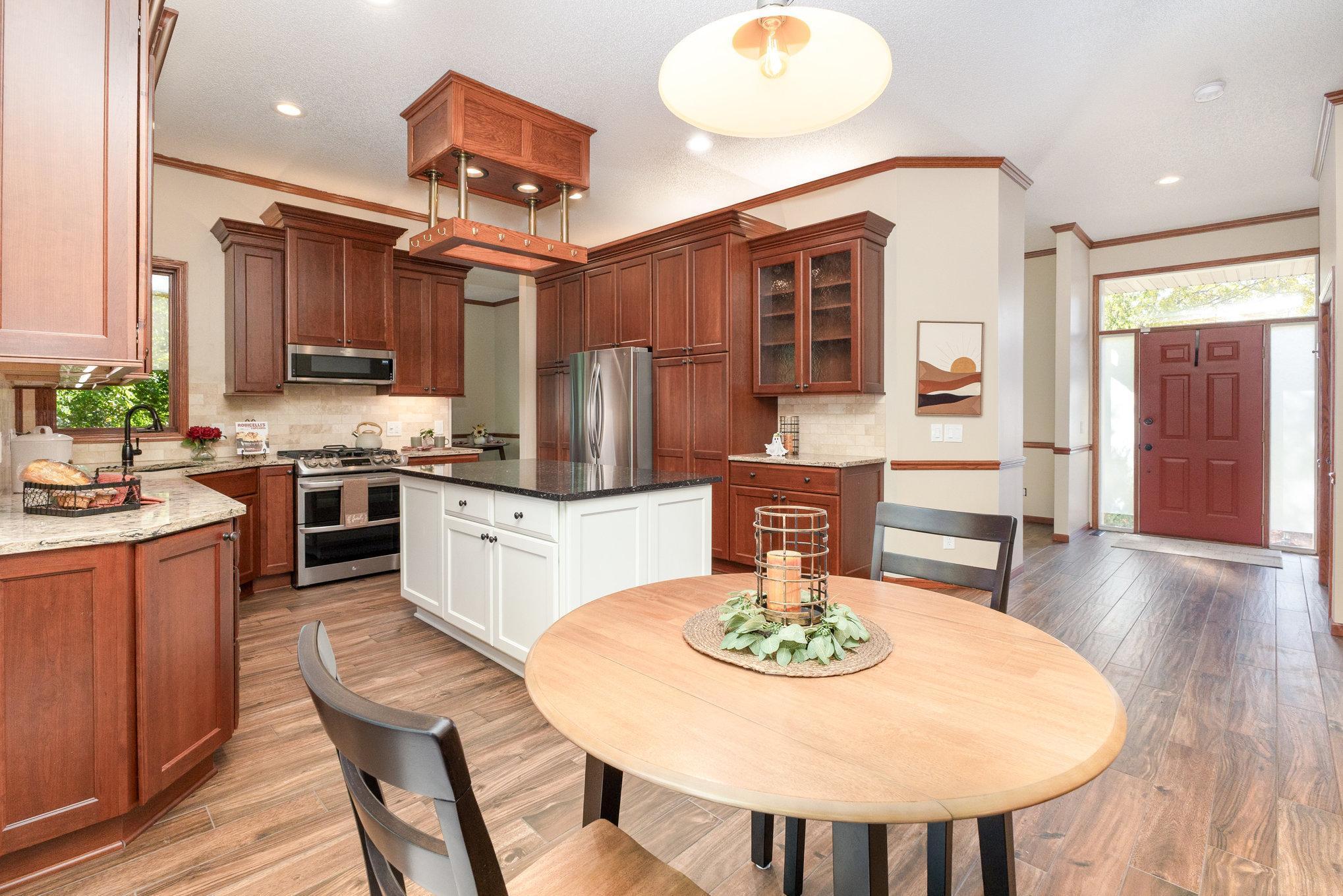 Lakeville, Minnesota, 55044, United States, 4 Bedrooms Bedrooms, ,3 BathroomsBathrooms,Residential,For Sale,1963667