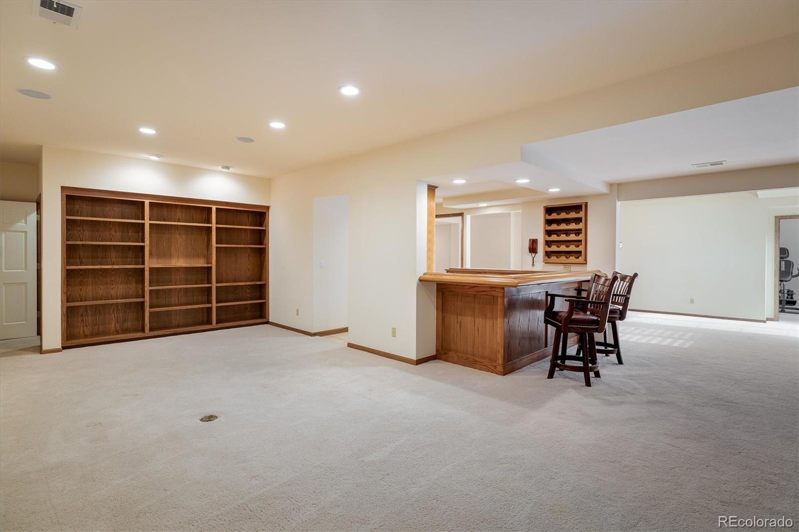 Centennial, Colorado, 80016, United States, 6 Bedrooms Bedrooms, ,4 BathroomsBathrooms,Residential,For Sale,1940890