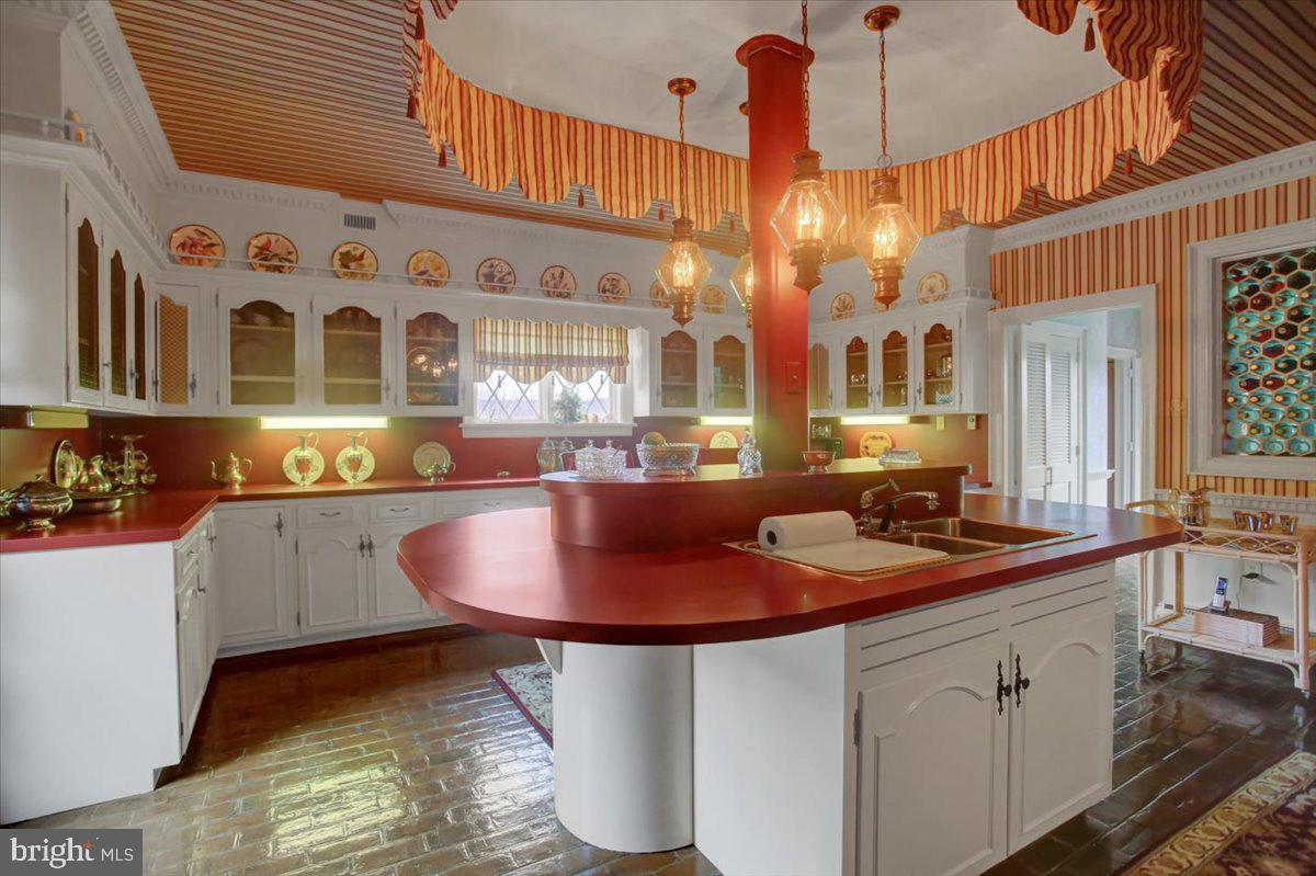Waynesboro, Pennsylvania, 17268, United States, 4 Bedrooms Bedrooms, ,4 BathroomsBathrooms,Residential,For Sale,1731407
