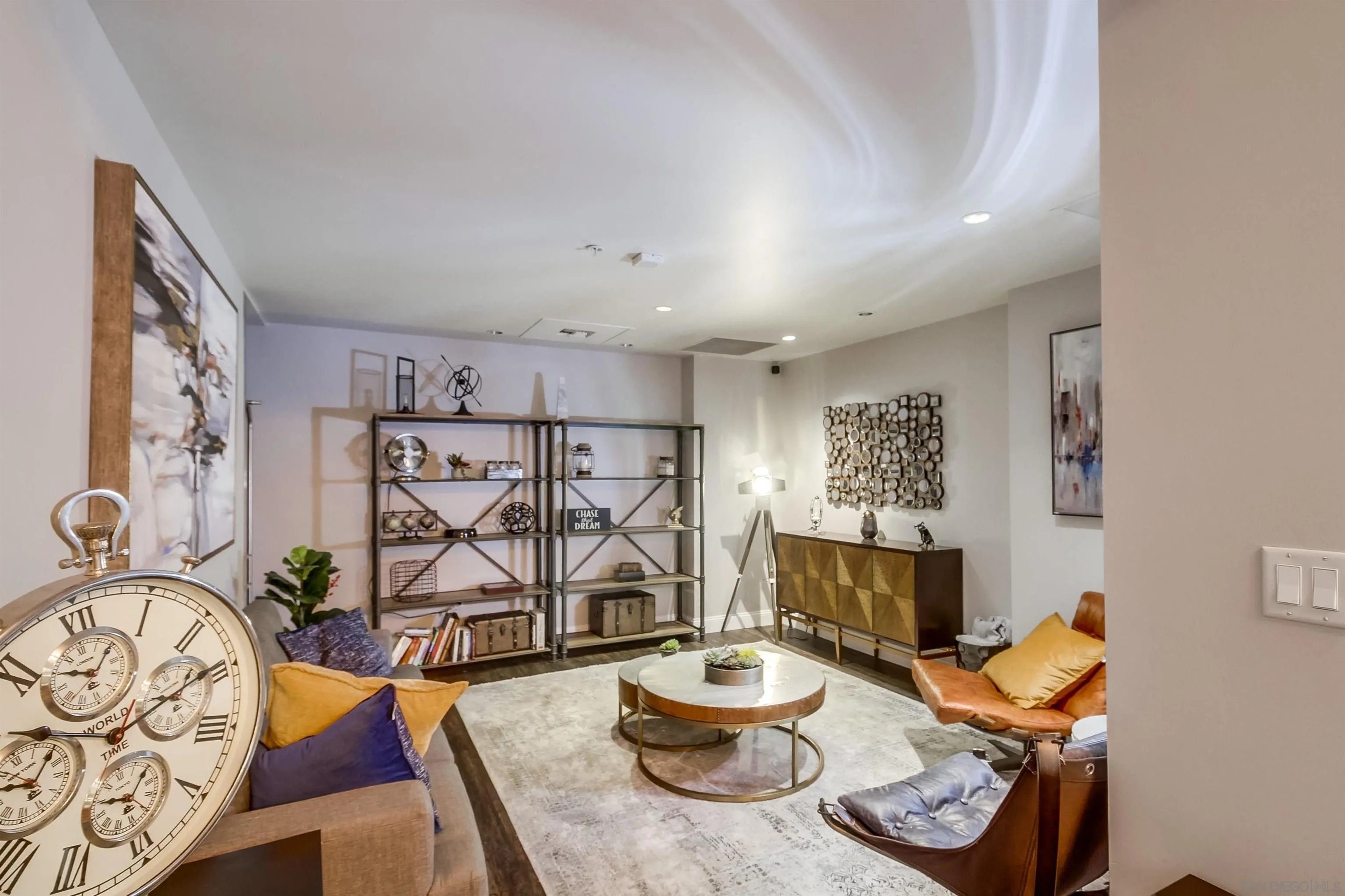 San Diego, California, 92101, United States, 1 Bedroom Bedrooms, ,1 BathroomBathrooms,Residential,For Sale,1962496