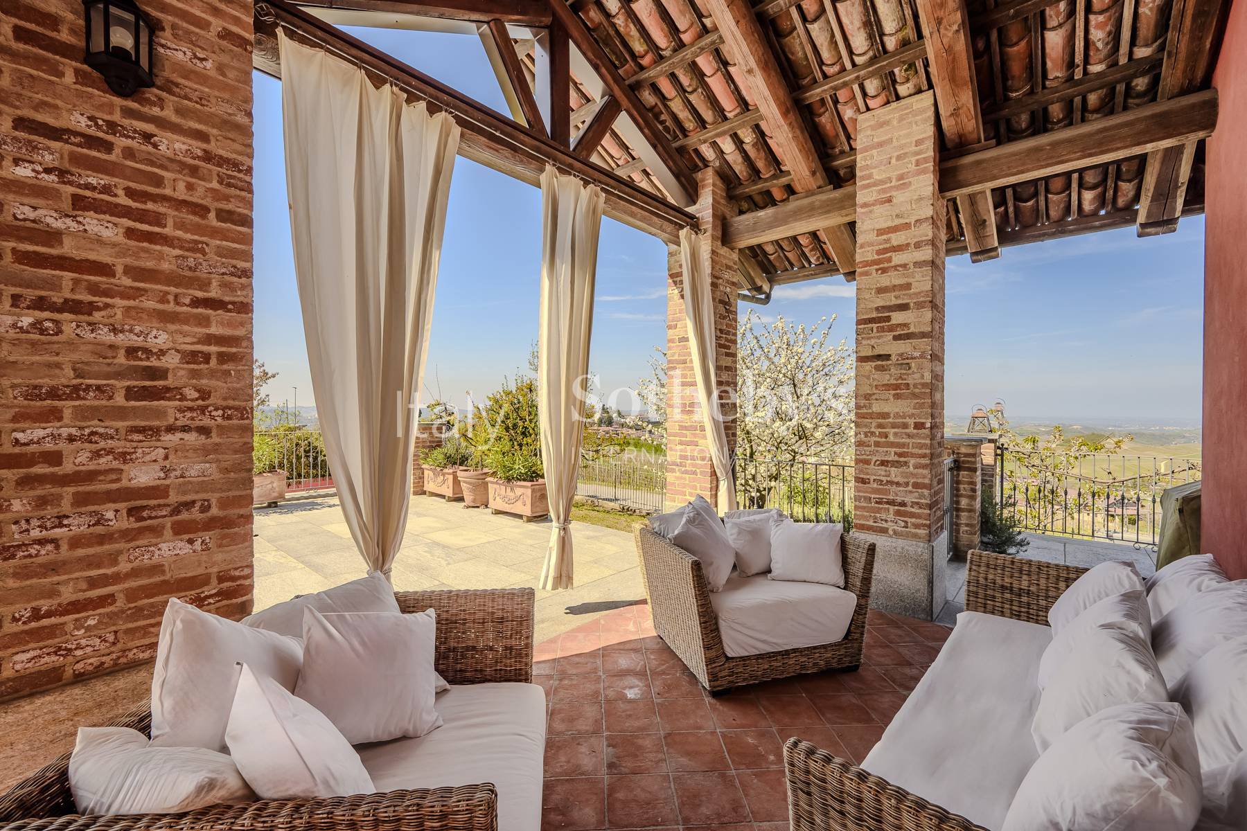  Elegant property with garden in the heart of the Roero - 物件實景