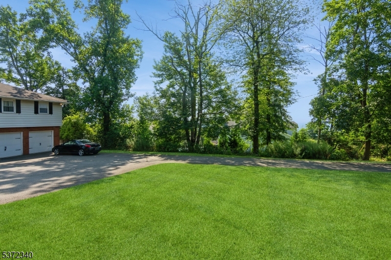 Mountainside Boro, New Jersey, 07092, United States, 5 Bedrooms Bedrooms, ,3 BathroomsBathrooms,Residential,For Sale,1901870