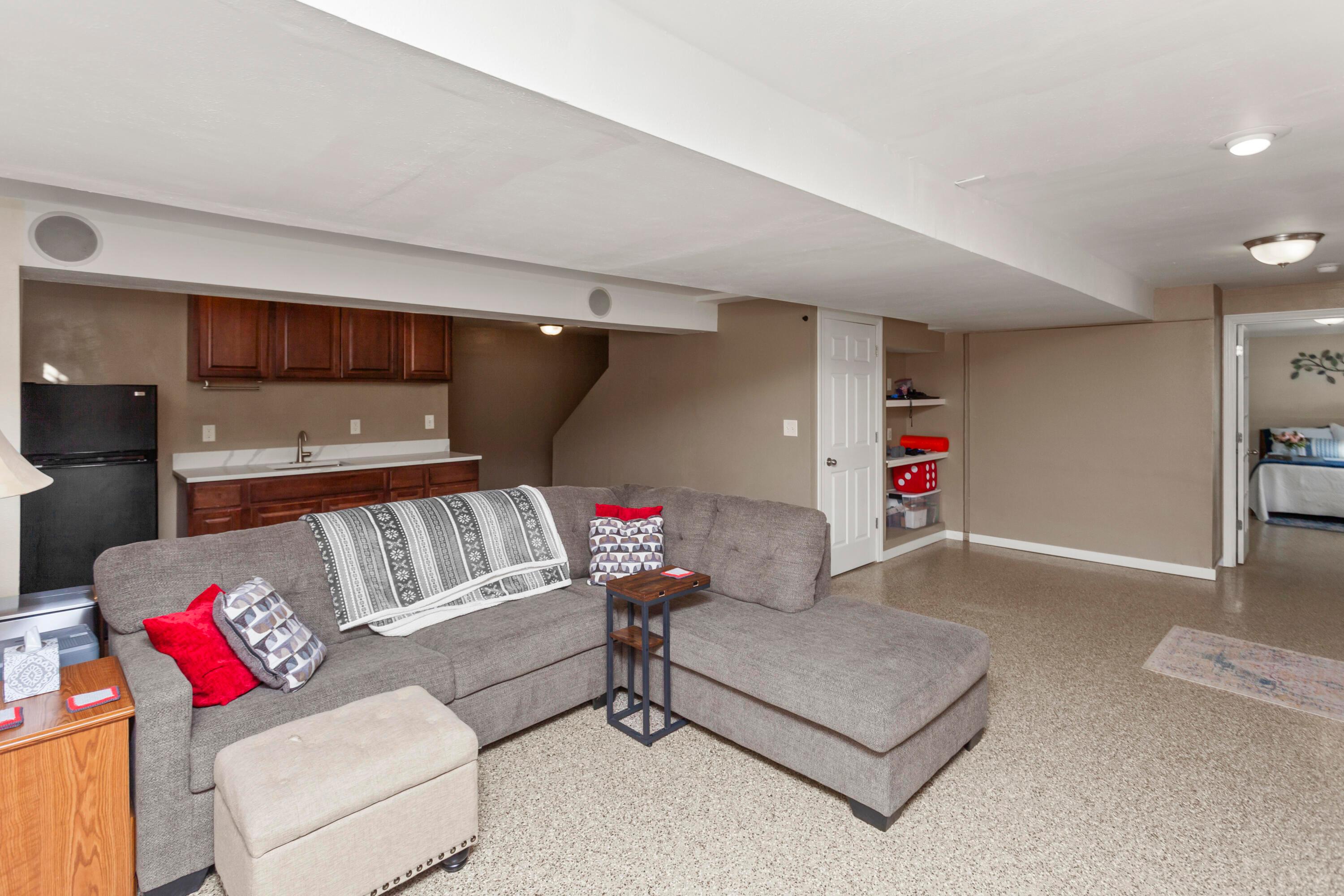 Ankeny, Iowa, 50021, United States, 5 Bedrooms Bedrooms, ,4 BathroomsBathrooms,Residential,For Sale,1980826