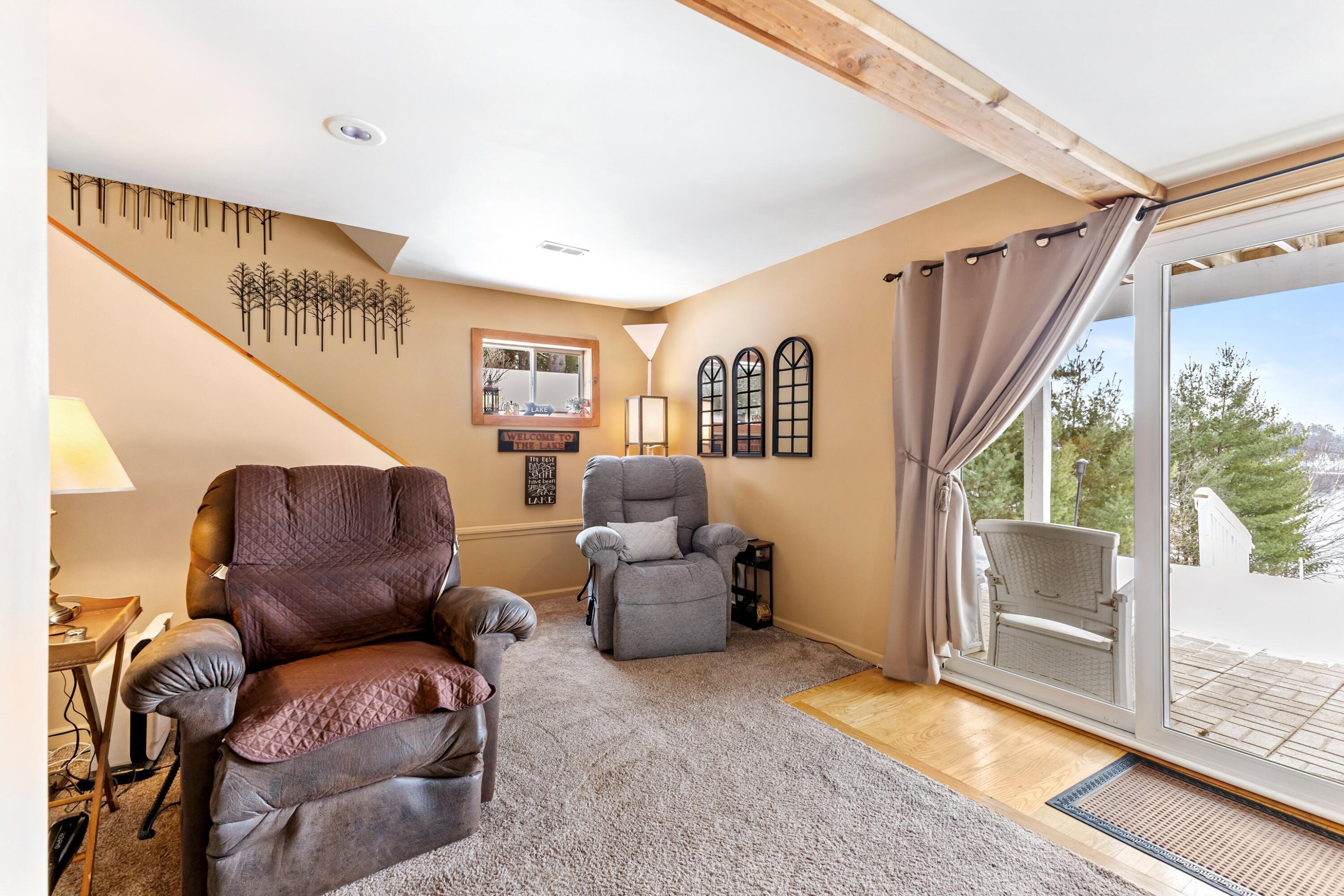 Springfield, Wisconsin, 53964, United States, 3 Bedrooms Bedrooms, ,2 BathroomsBathrooms,Residential,For Sale,2002978