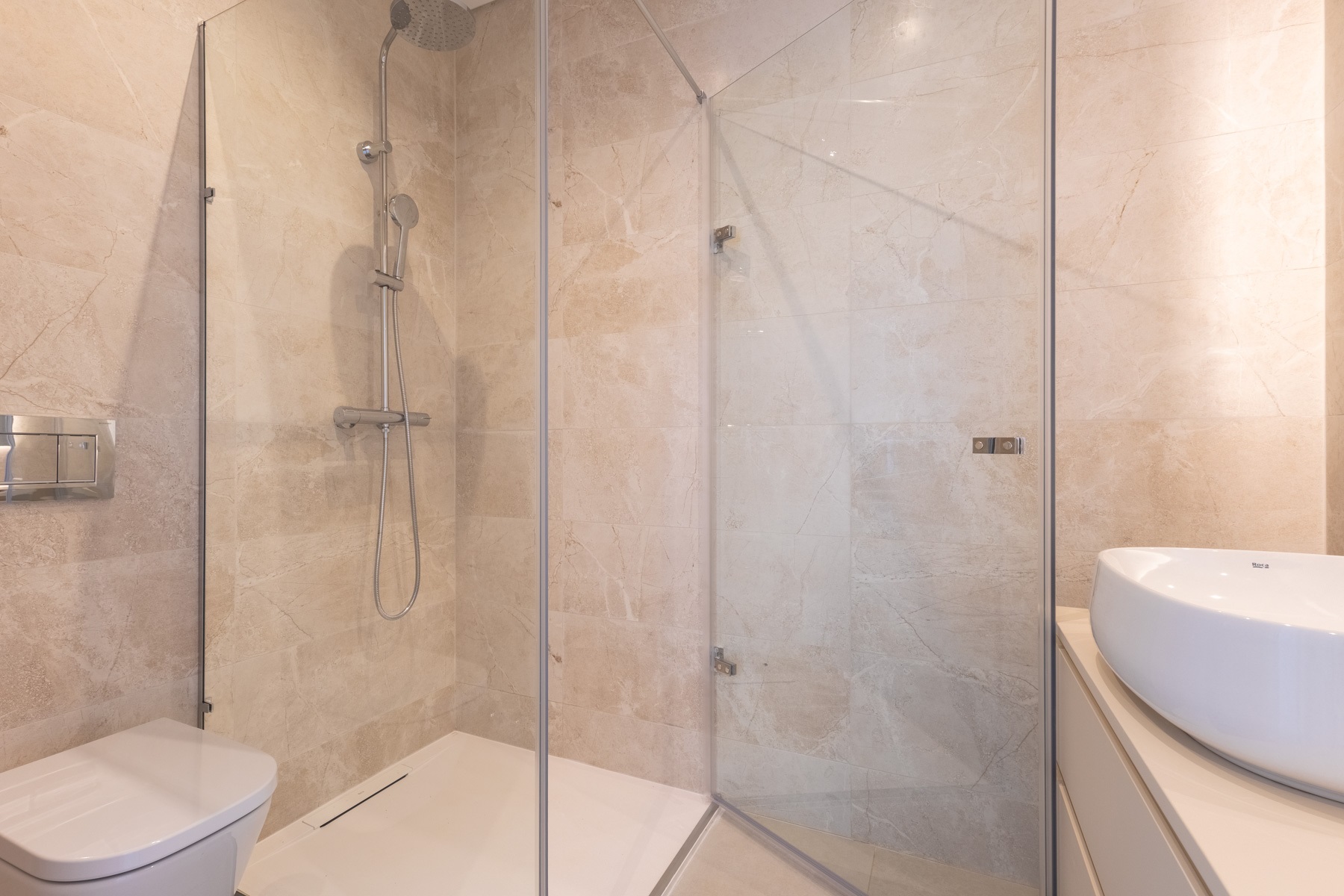  Semi-detached house, 5 bedrooms, for Sale - 物件實景