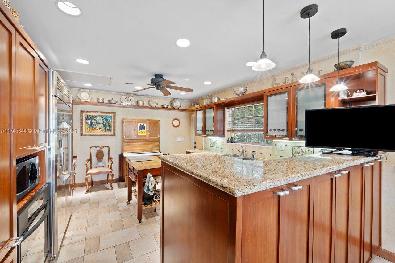 Miami Beach, Florida, 33141, United States, 4 Bedrooms Bedrooms, ,3 BathroomsBathrooms,Residential,For Sale,1711851