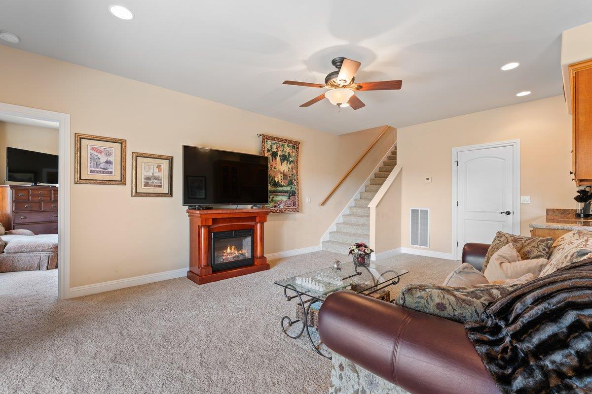 Penn Valley, California, 95946, United States, 5 Bedrooms Bedrooms, ,3 BathroomsBathrooms,Residential,For Sale,1915394