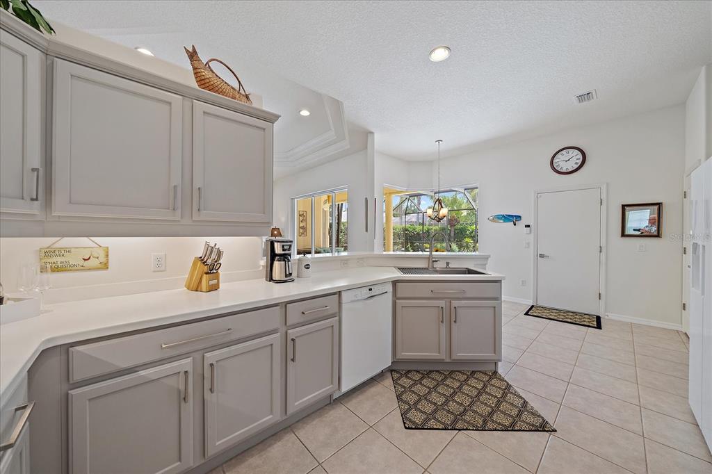 Osprey, Florida, 34229, United States, 4 Bedrooms Bedrooms, ,2 BathroomsBathrooms,Residential,For Sale,1796983