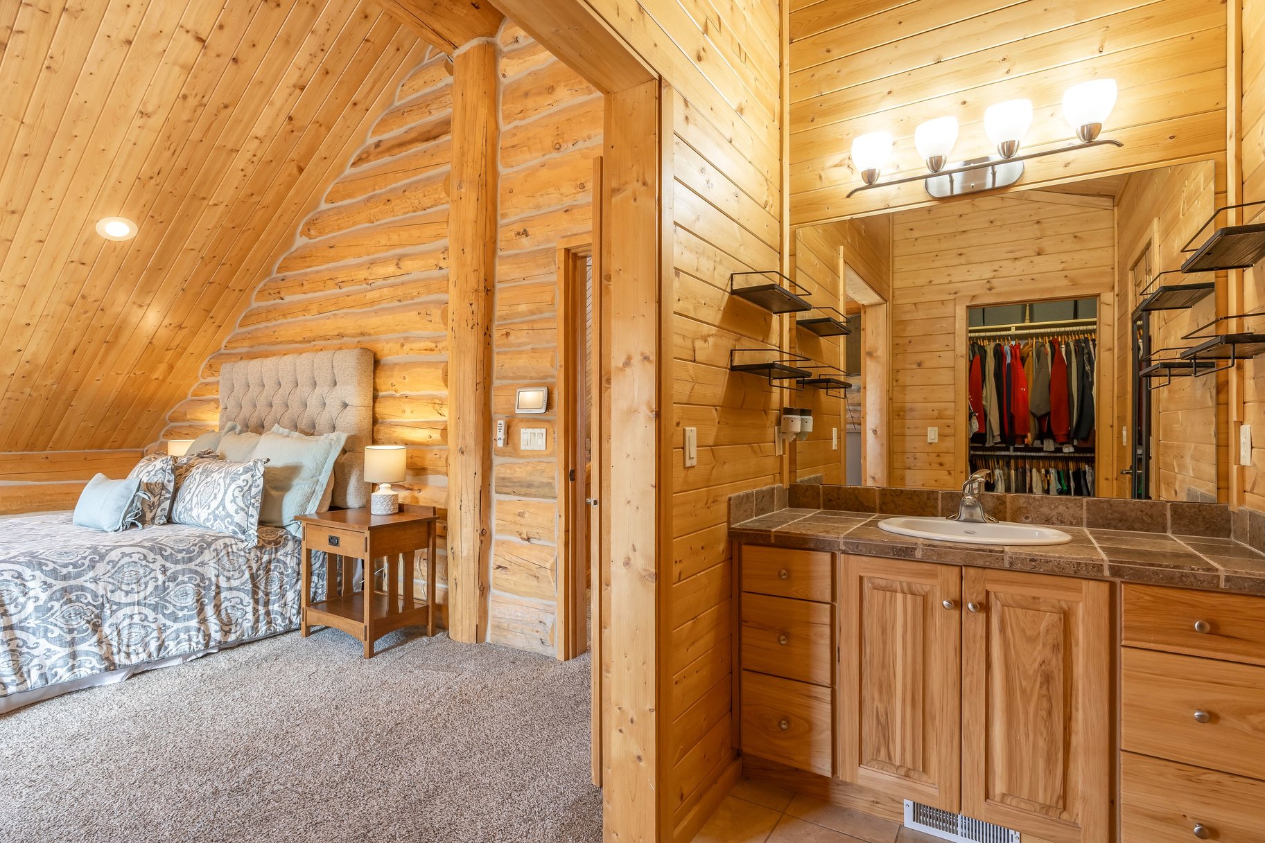  Modernized Timberlakes Cabin Home - 物件實景