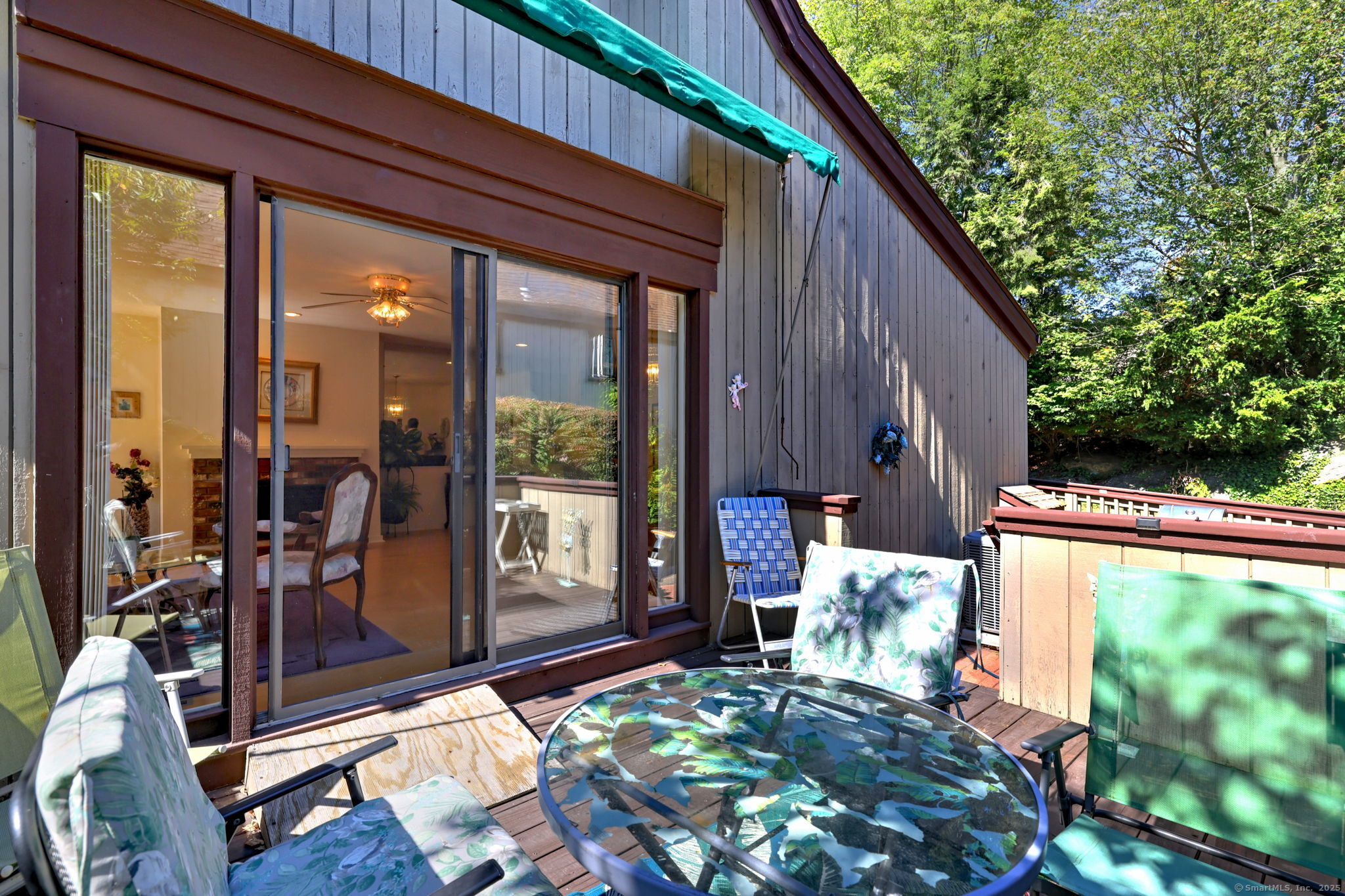 Stratford, Connecticut, 06614, United States, 1 Bedroom Bedrooms, ,3 BathroomsBathrooms,Residential,For Sale,1954891