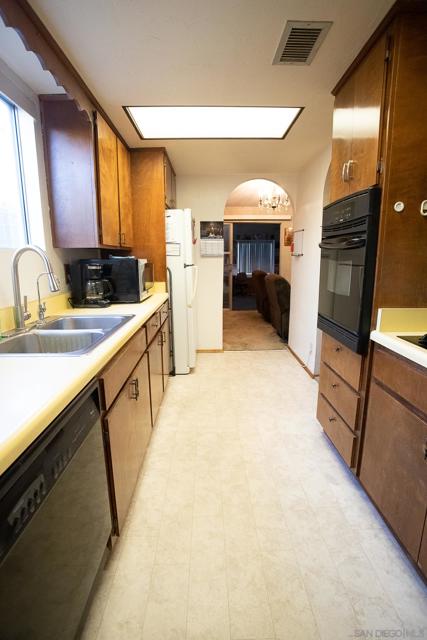 San Diego, California, 92119, United States, 3 Bedrooms Bedrooms, ,2 BathroomsBathrooms,Residential,For Sale,1974300