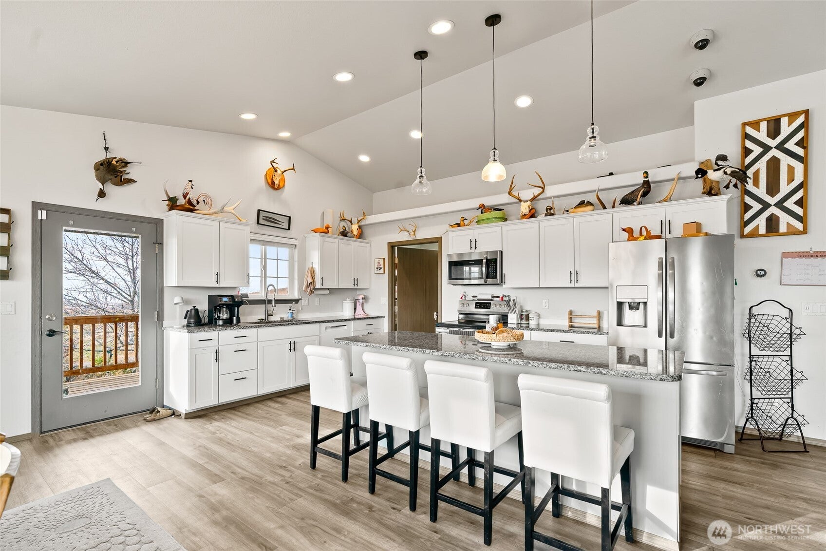 Ellensburg, Washington, 98926, United States, 6 Bedrooms Bedrooms, ,2 BathroomsBathrooms,Residential,For Sale,1992085